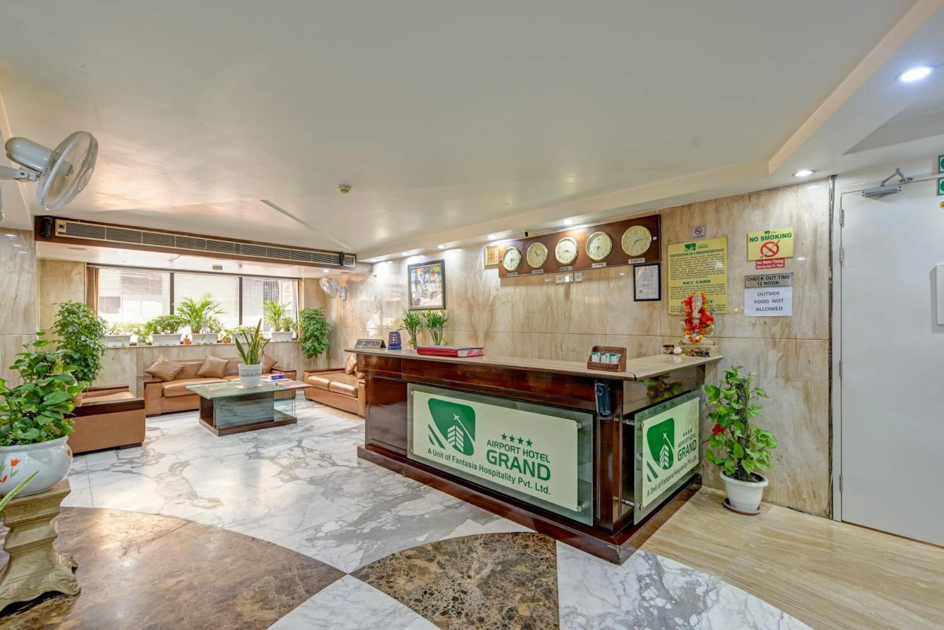 Lobby or reception in Airport Hotel Grand