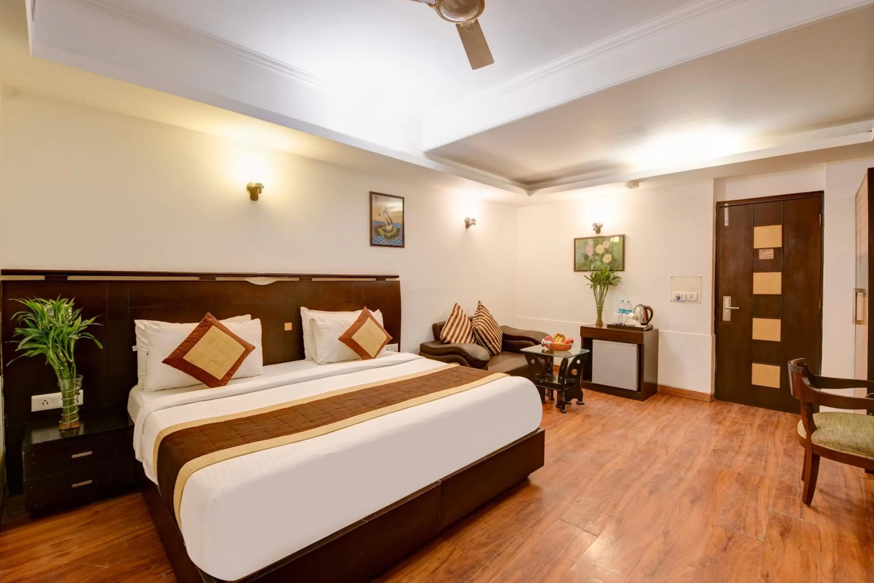 Bedroom, Bed in Airport Hotel Grand