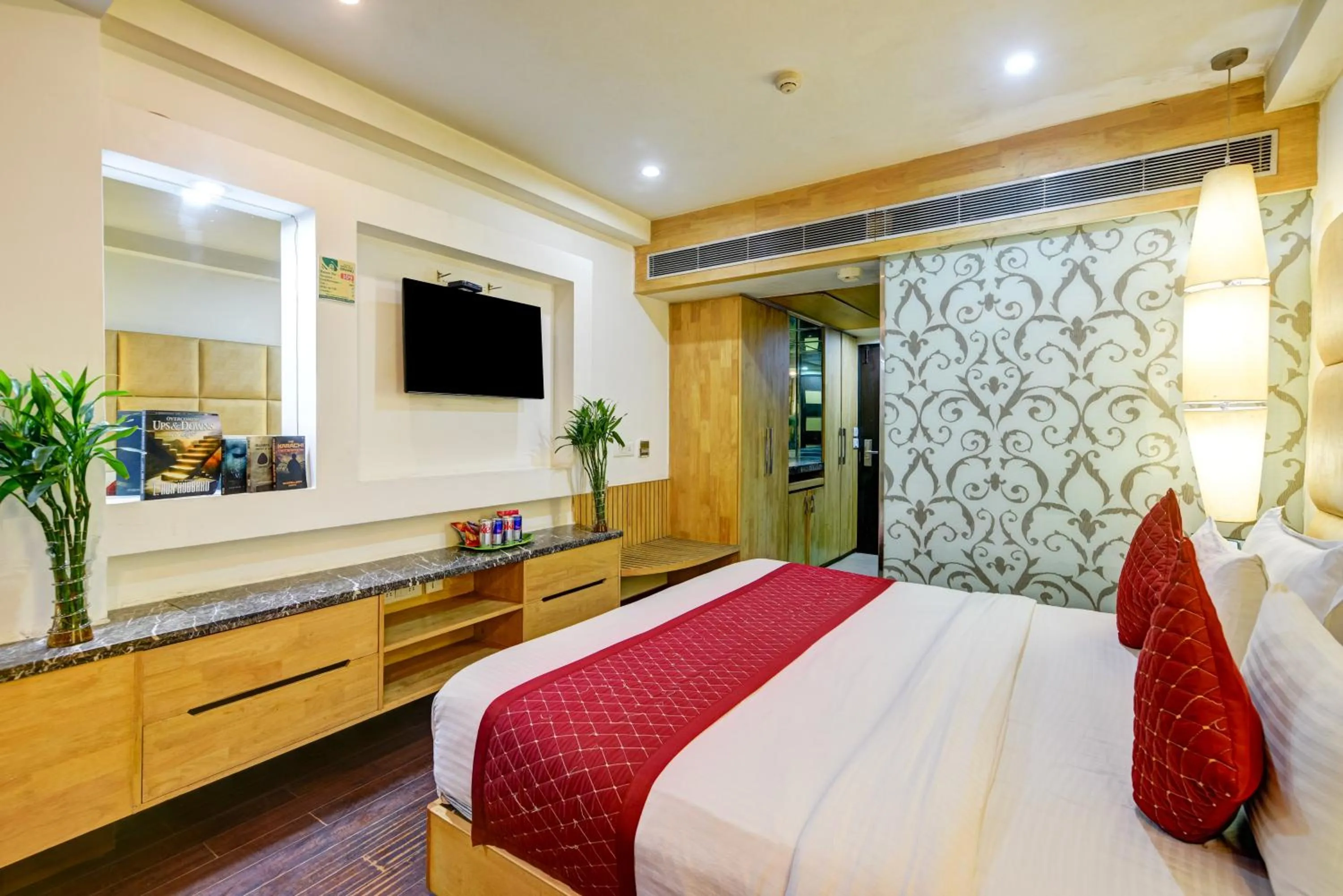 Photo of the whole room, Bed in Airport Hotel Grand