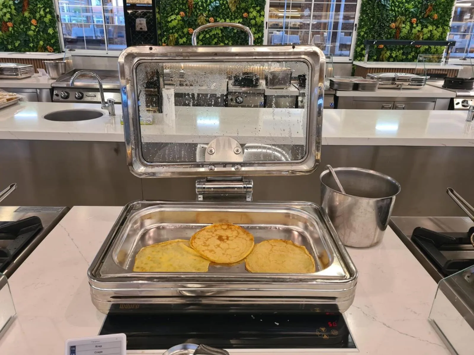 Breakfast in Saphir Hotel & Villas