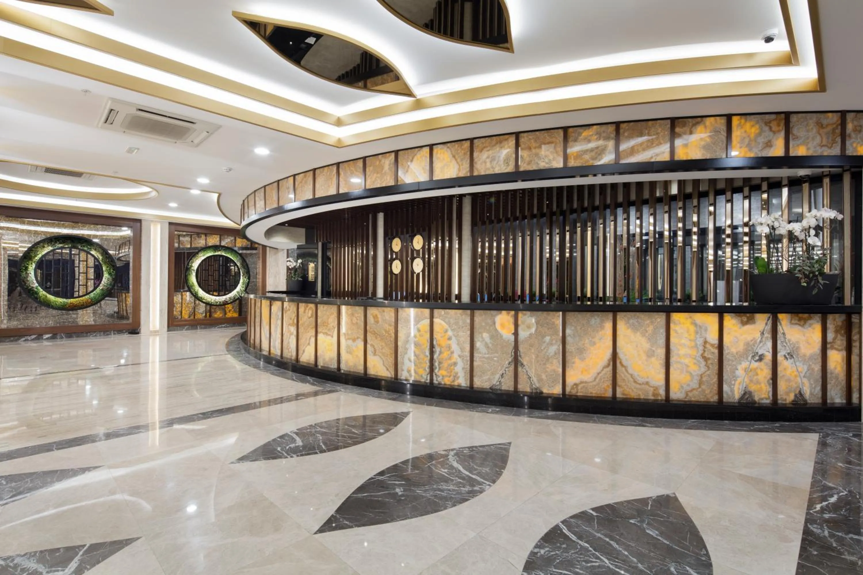 Lobby or reception in Saphir Hotel & Villas