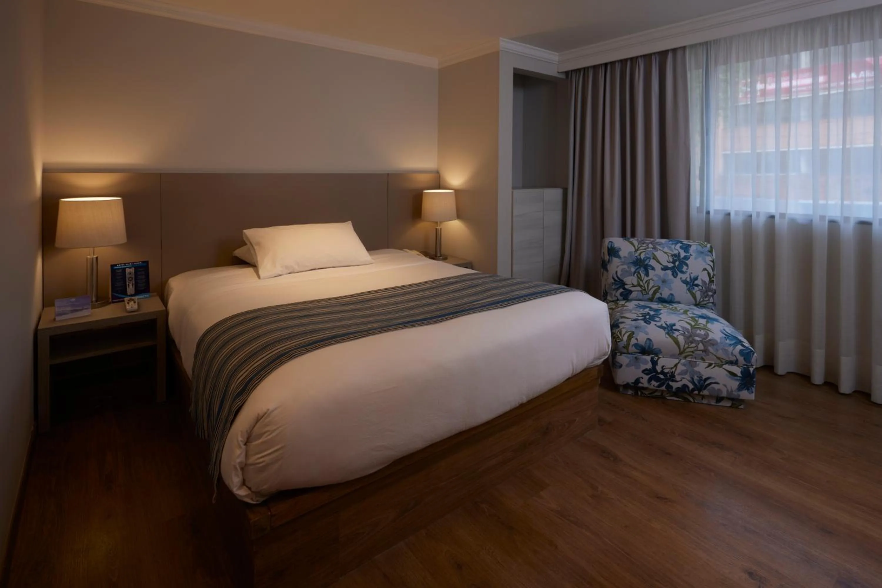 Bedroom, Bed in Hotel Saint Simon