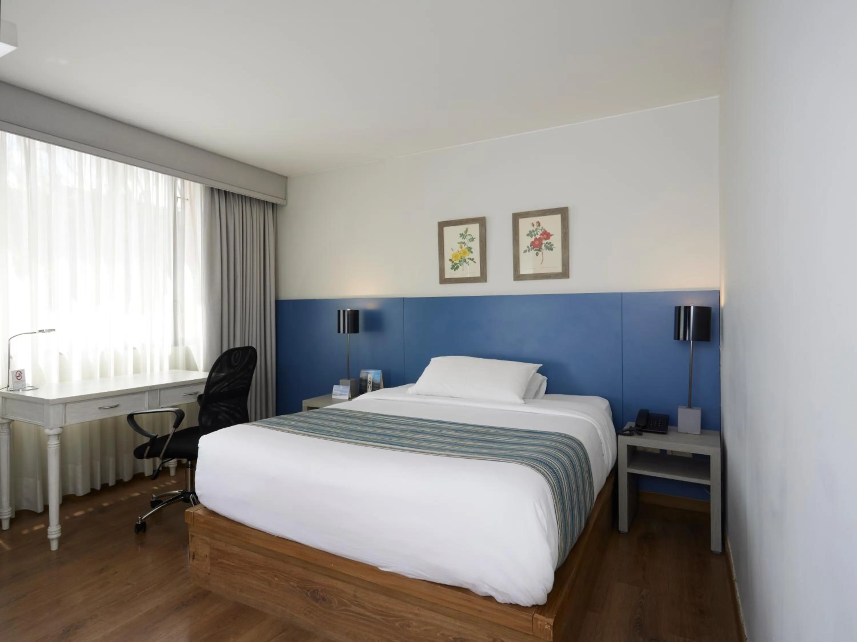 Bedroom, Bed in Hotel Saint Simon