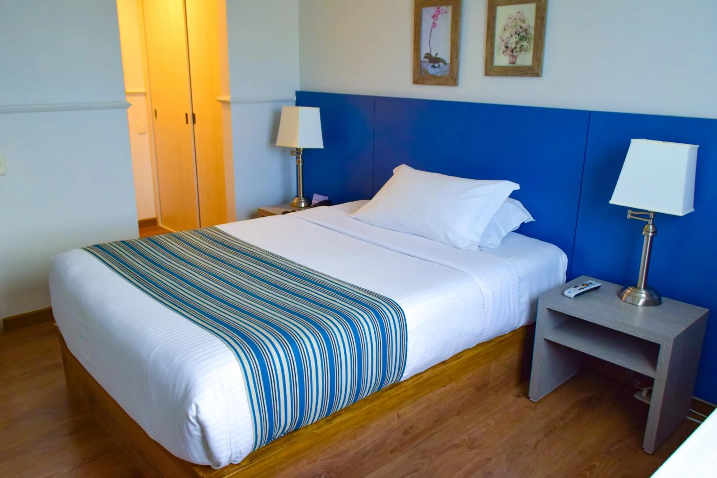 Bed in Hotel Saint Simon