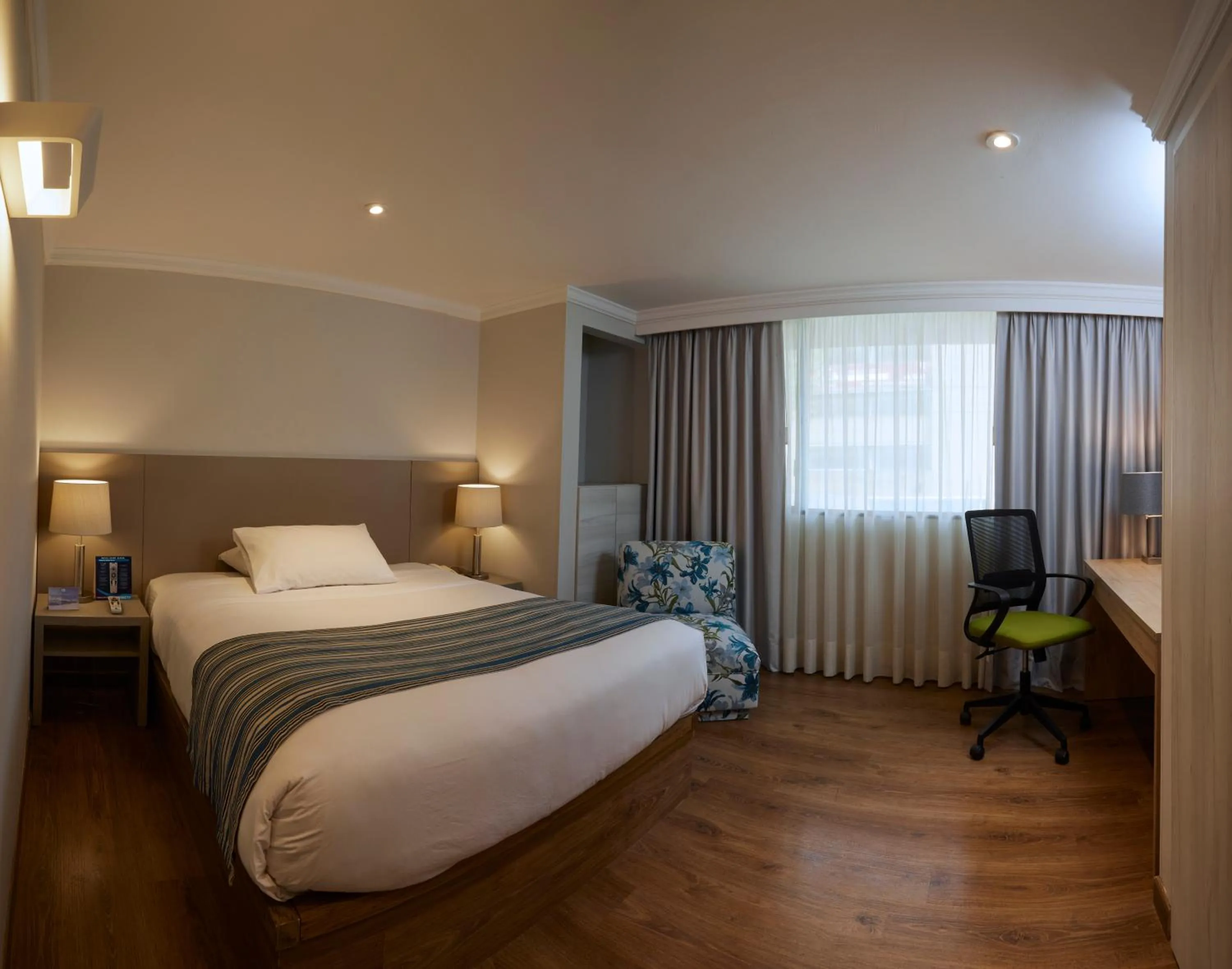 Photo of the whole room, Bed in Hotel Saint Simon