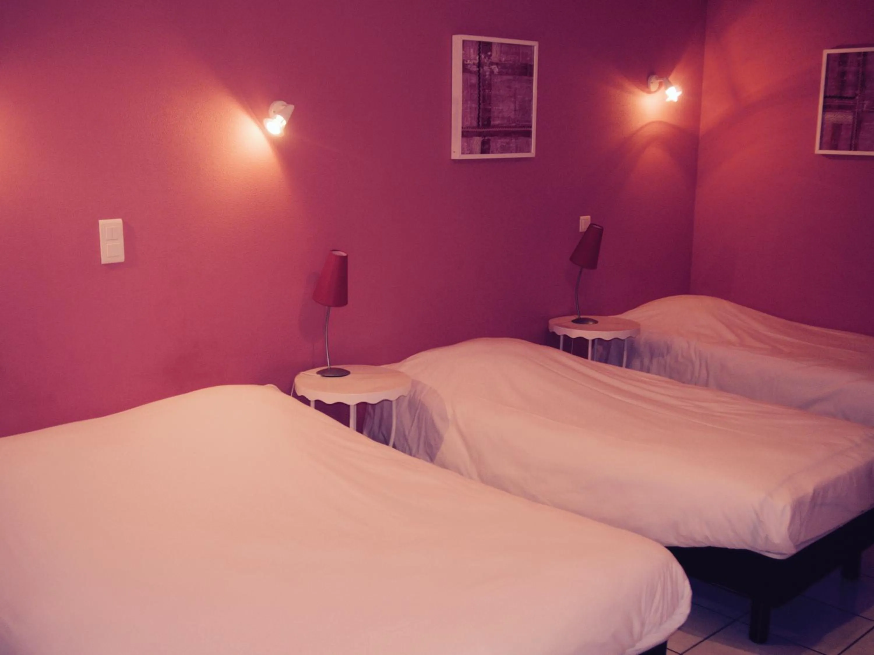 Photo of the whole room, Bed in L'Aptois Hôtel