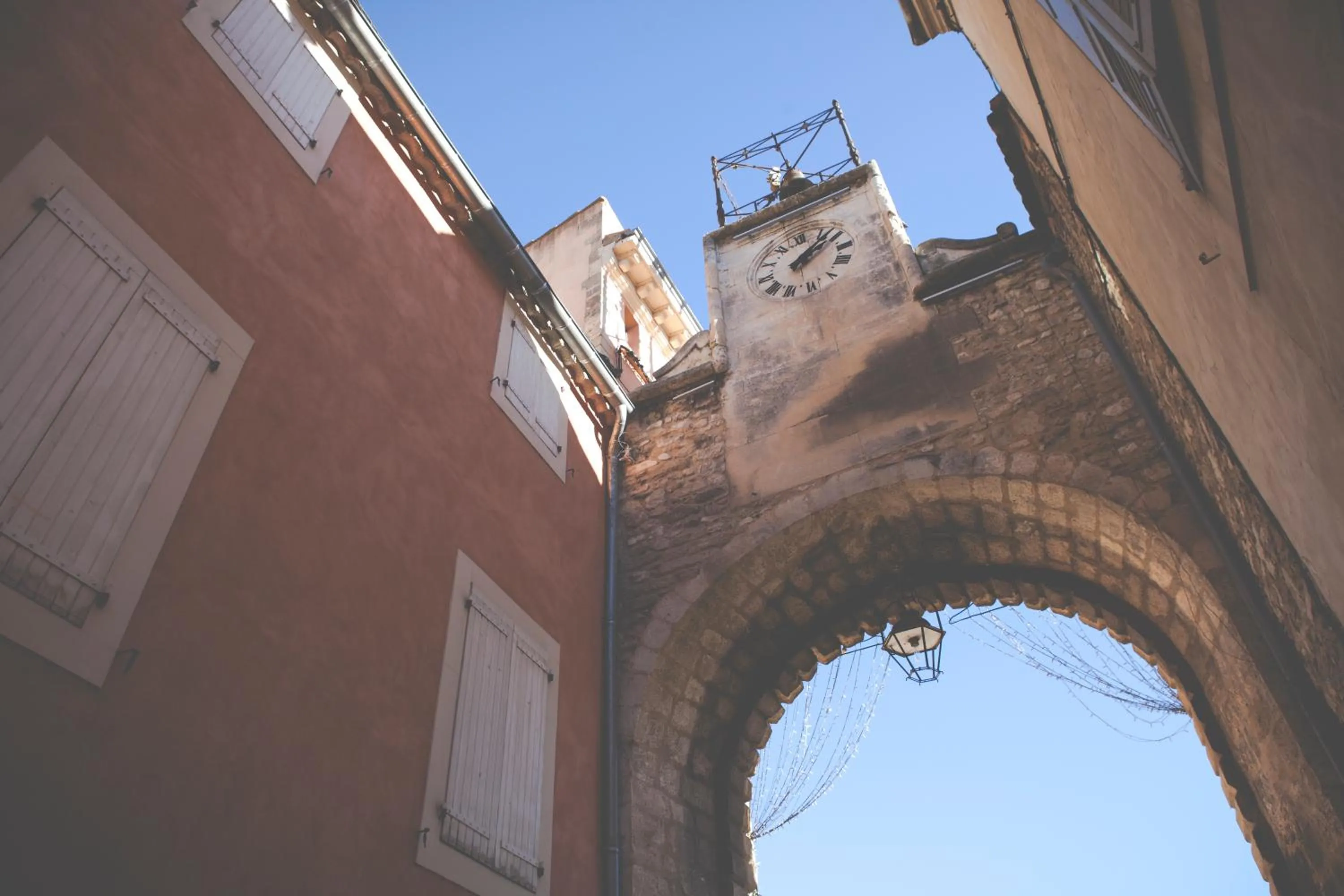 Facade/entrance in L'Aptois Hôtel