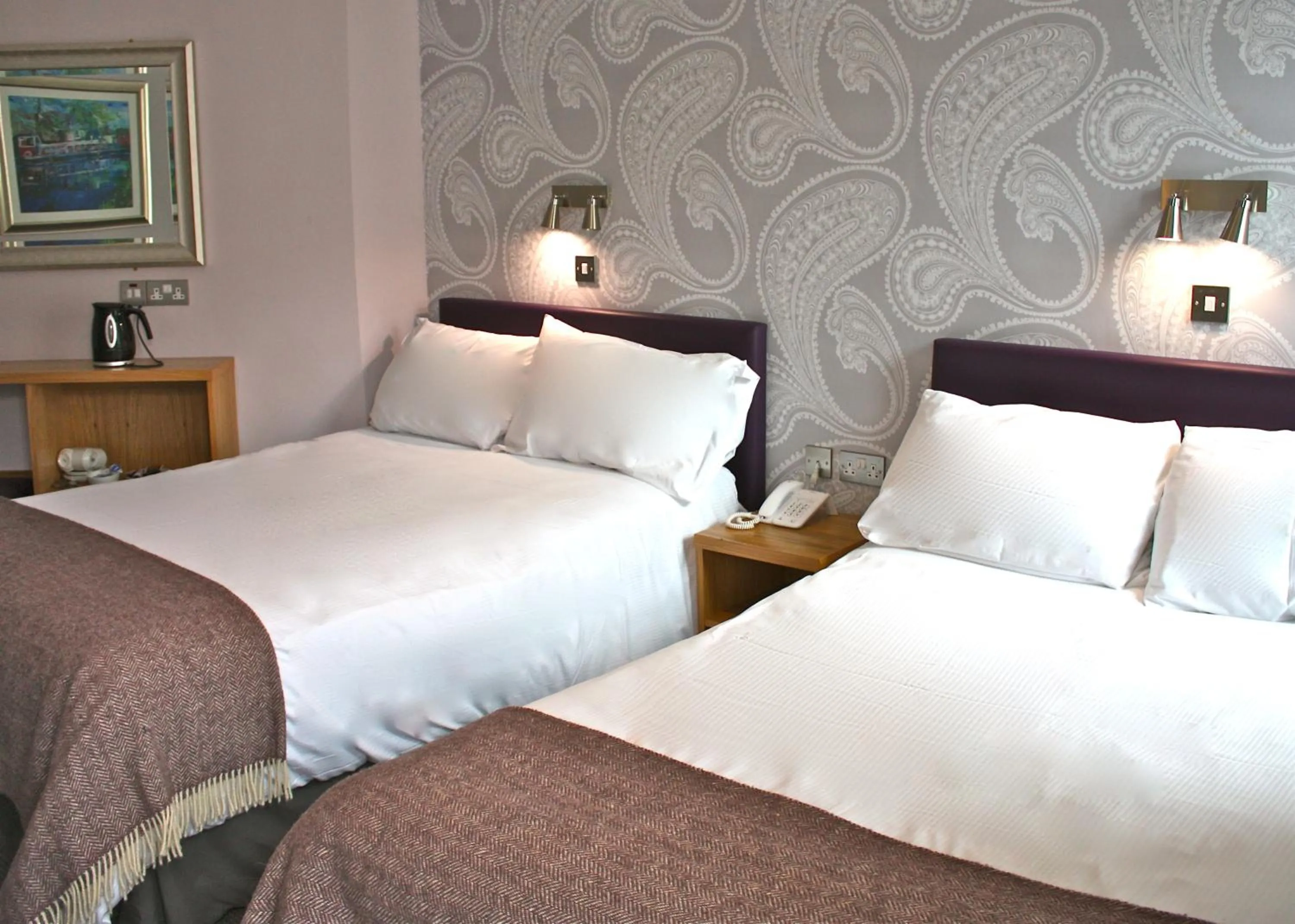 Bed in Jackson Court Hotel