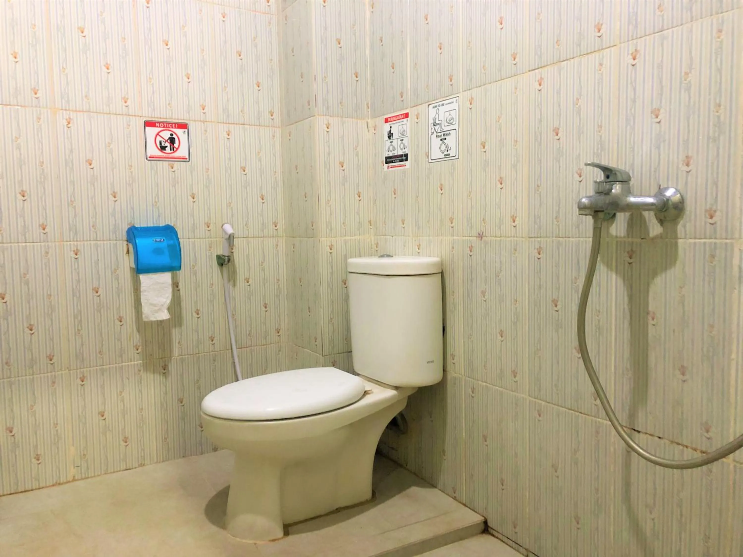 Bathroom in MS Hotel Pinrang Mitra RedDoorz