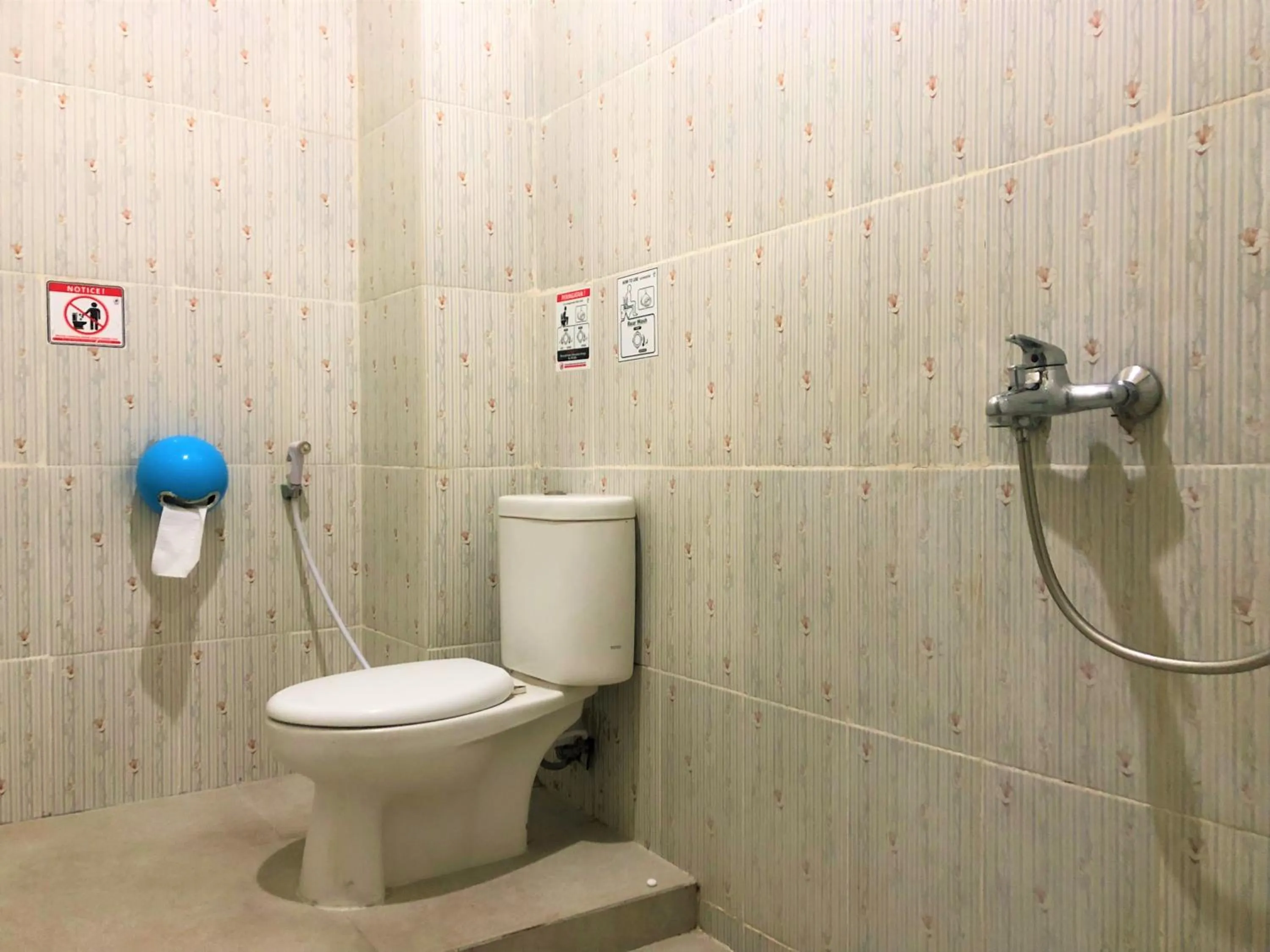 Bathroom in MS Hotel Pinrang Mitra RedDoorz