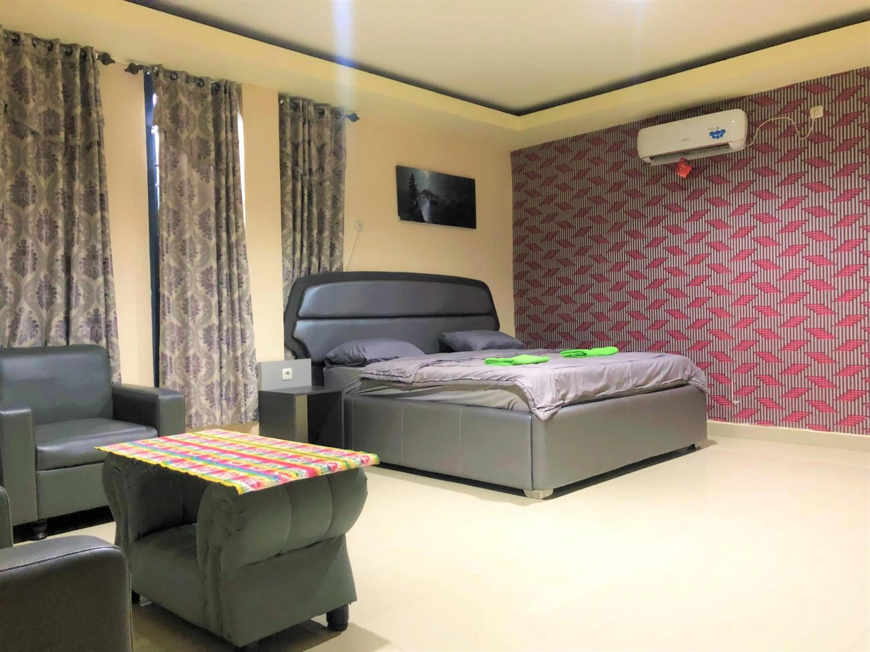 Bedroom, Bed in MS Hotel Pinrang Mitra RedDoorz