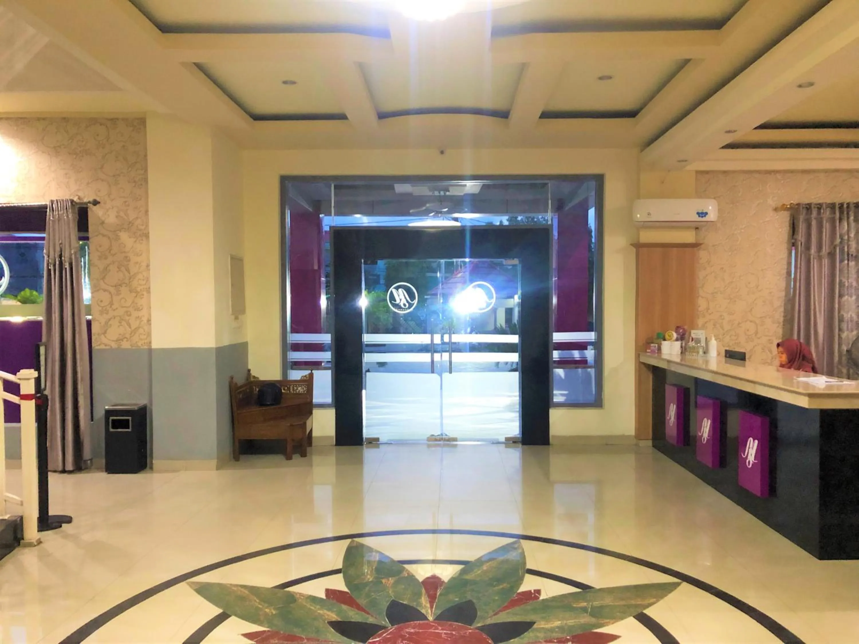 Lobby or reception in MS Hotel Pinrang Mitra RedDoorz