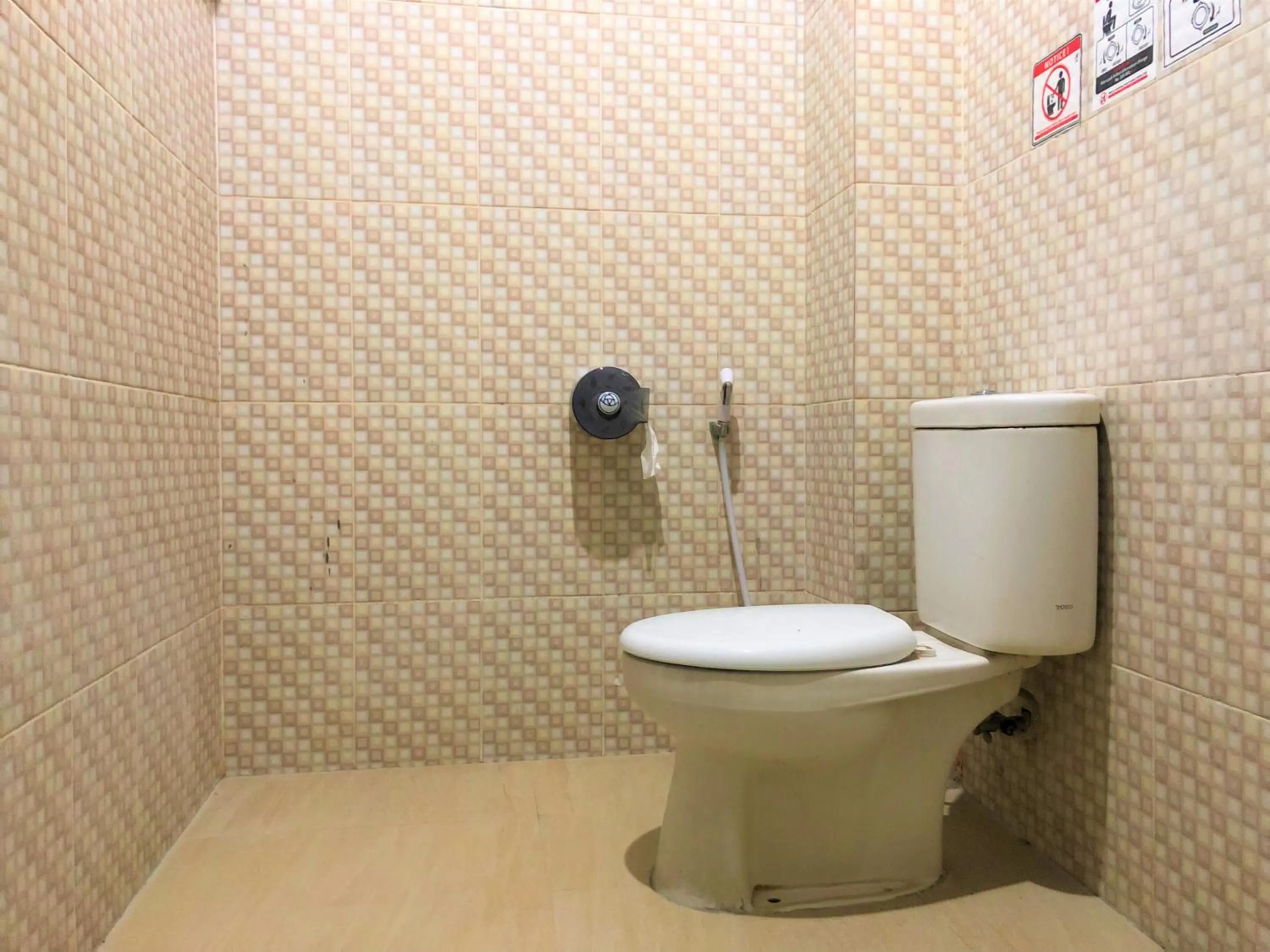 Bathroom in MS Hotel Pinrang Mitra RedDoorz