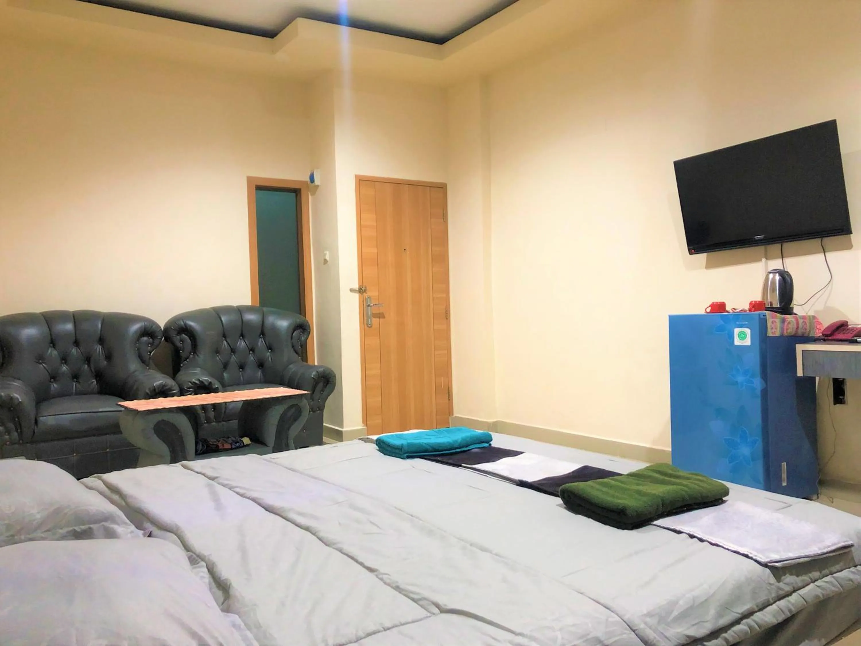 Bedroom, Bed in MS Hotel Pinrang Mitra RedDoorz