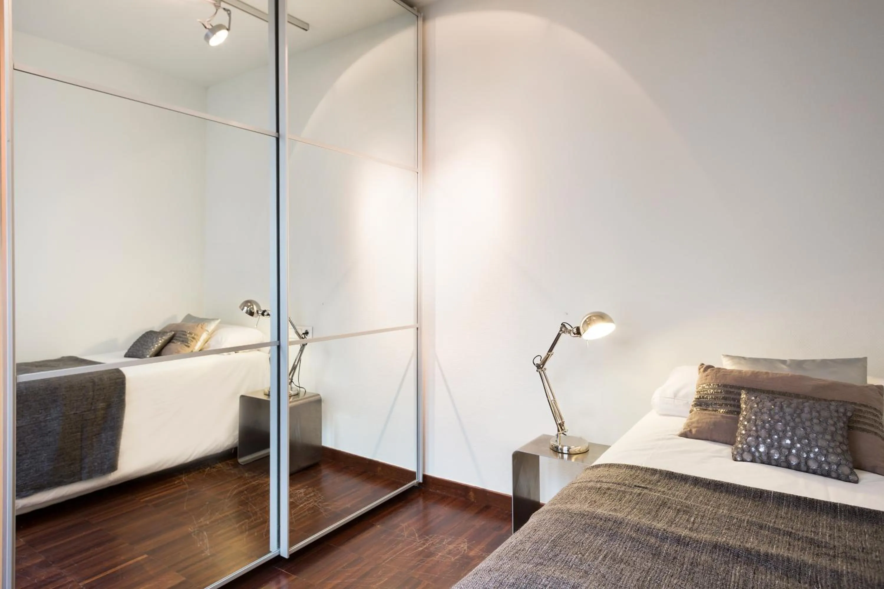 Bed in My Space Barcelona Executive Apartments Center