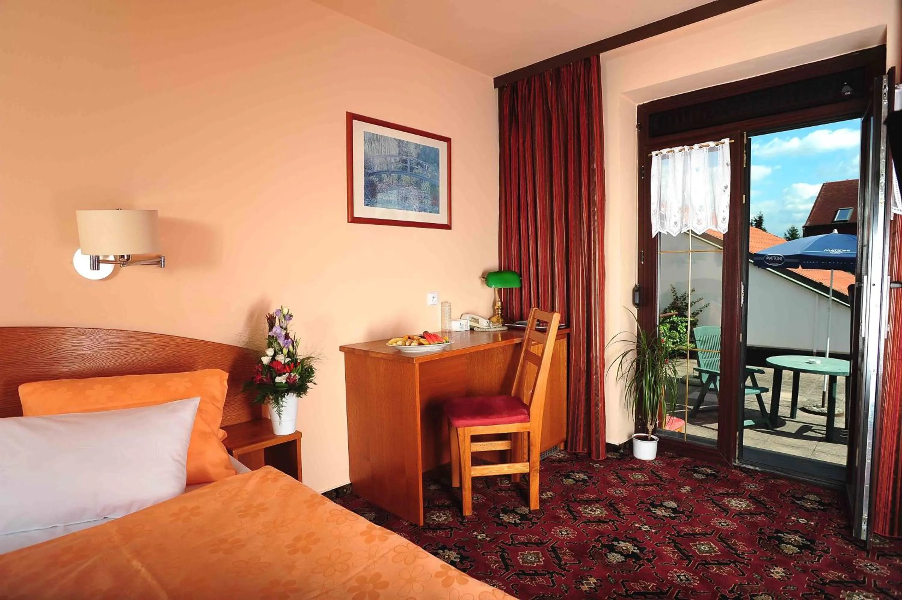 Balcony/Terrace, Bed in Park Hotel Pruhonice