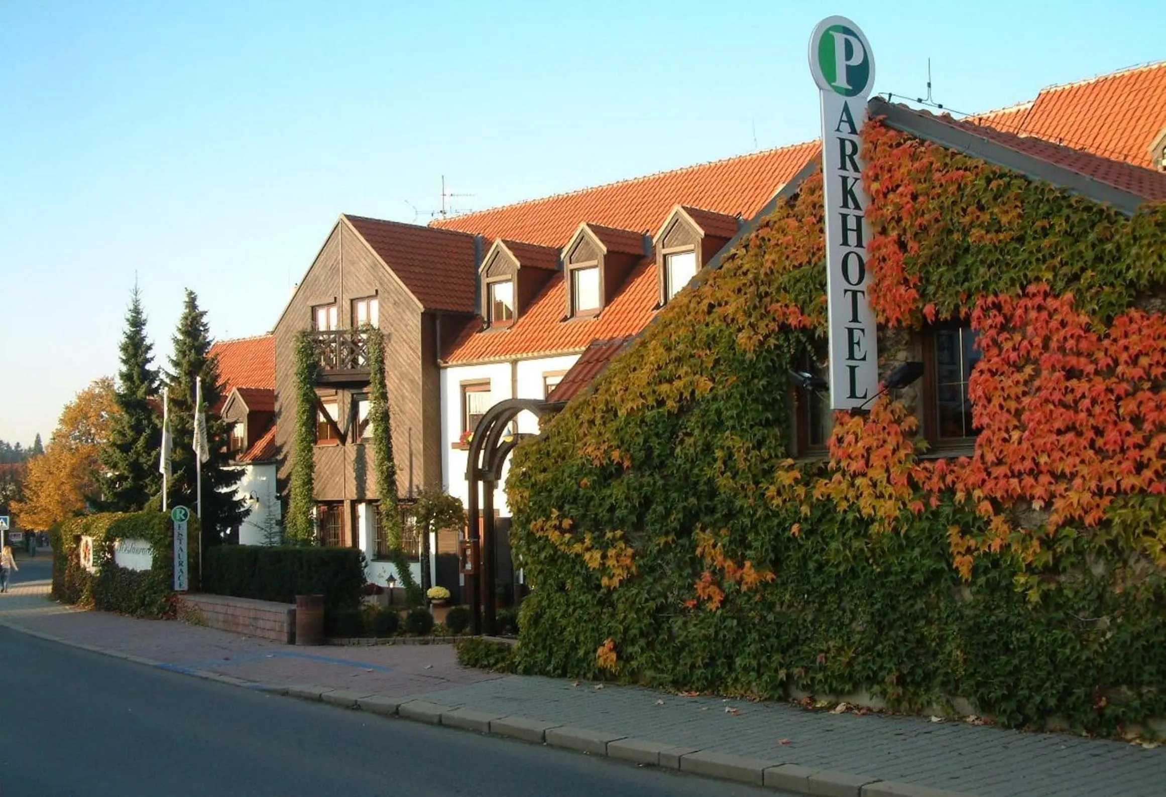 Facade/entrance in Park Hotel Pruhonice