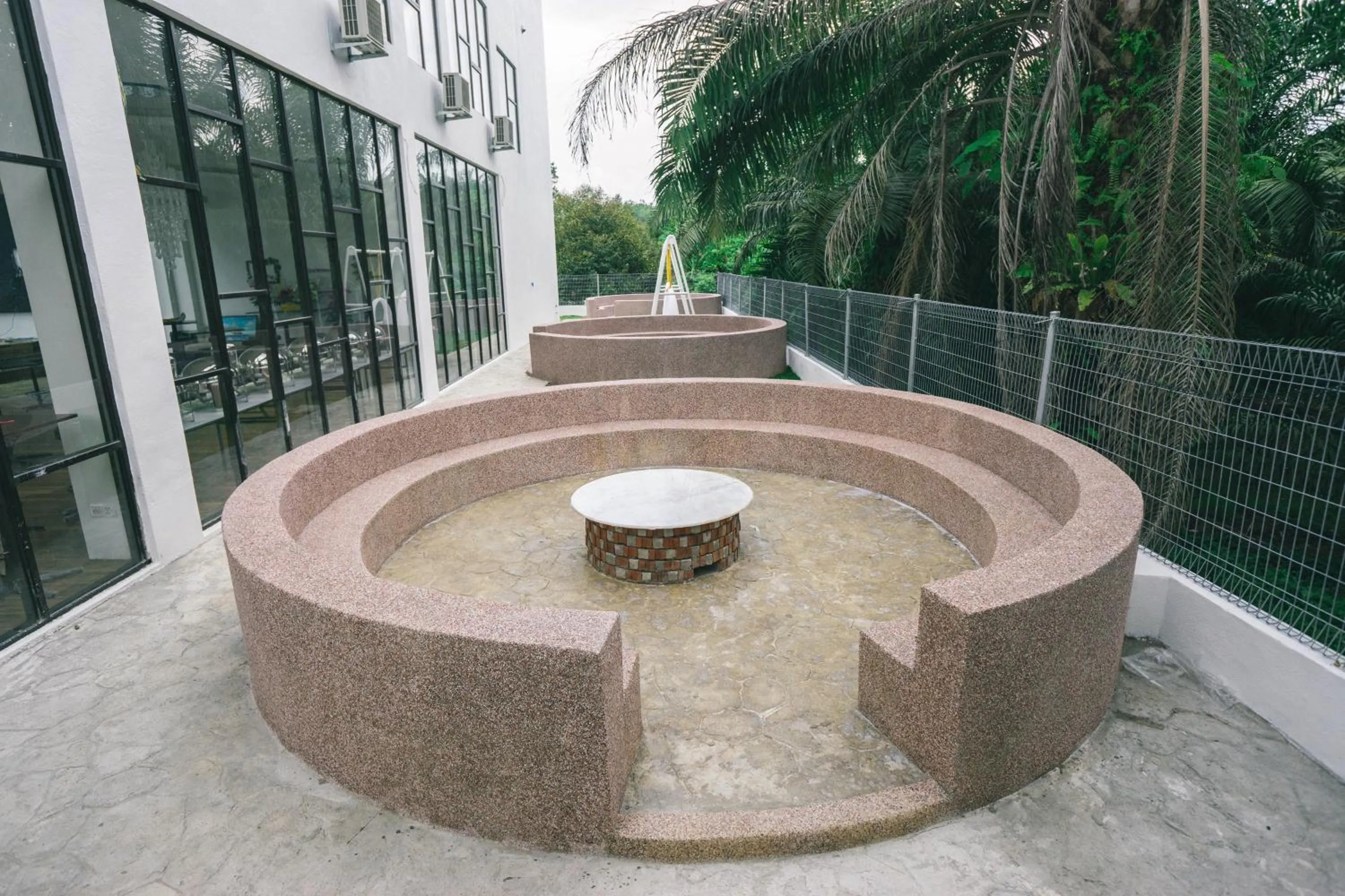 BBQ facilities in Rock Mountain