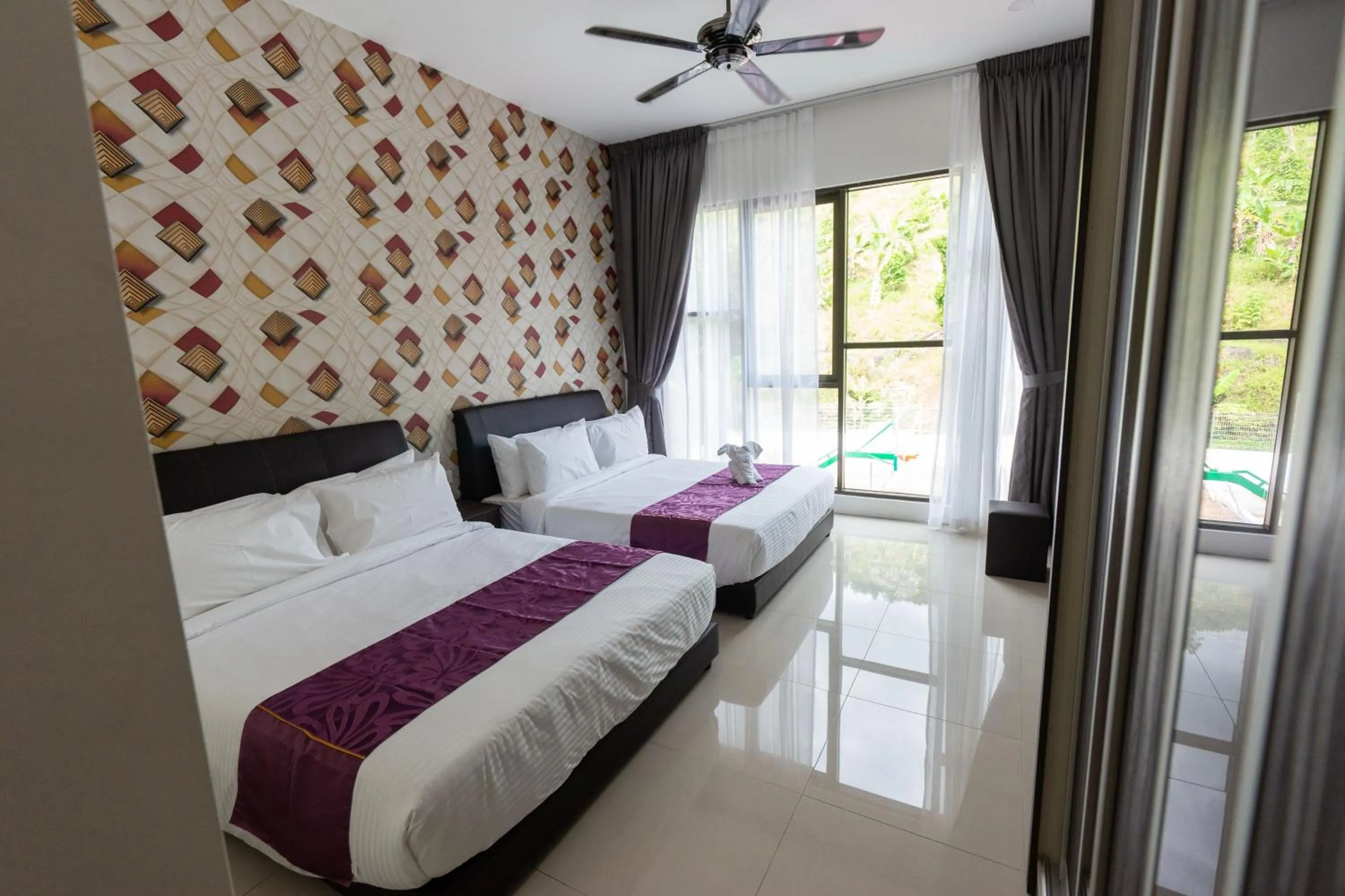 Bedroom, Bed in Rock Mountain