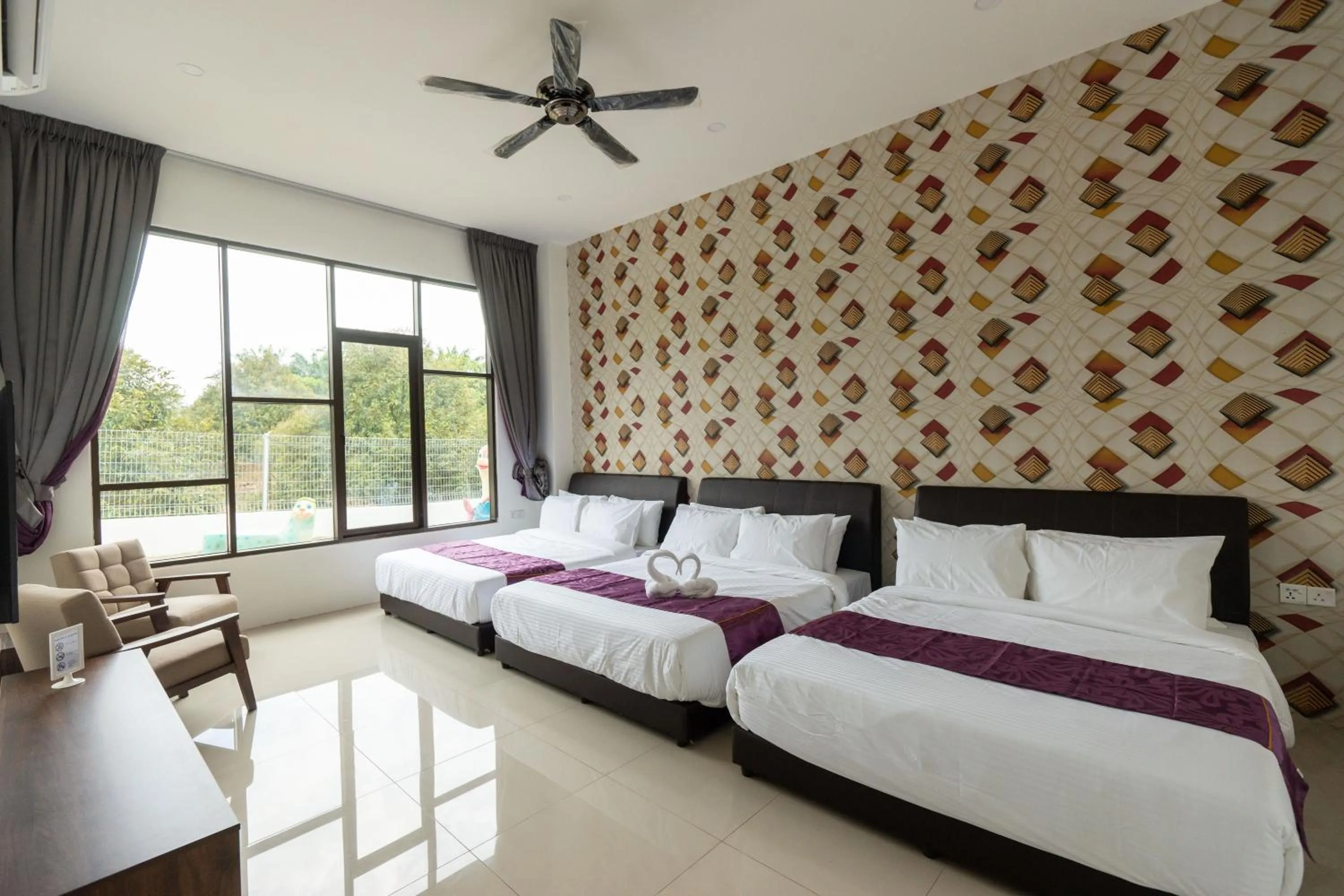 Bedroom, Bed in Rock Mountain