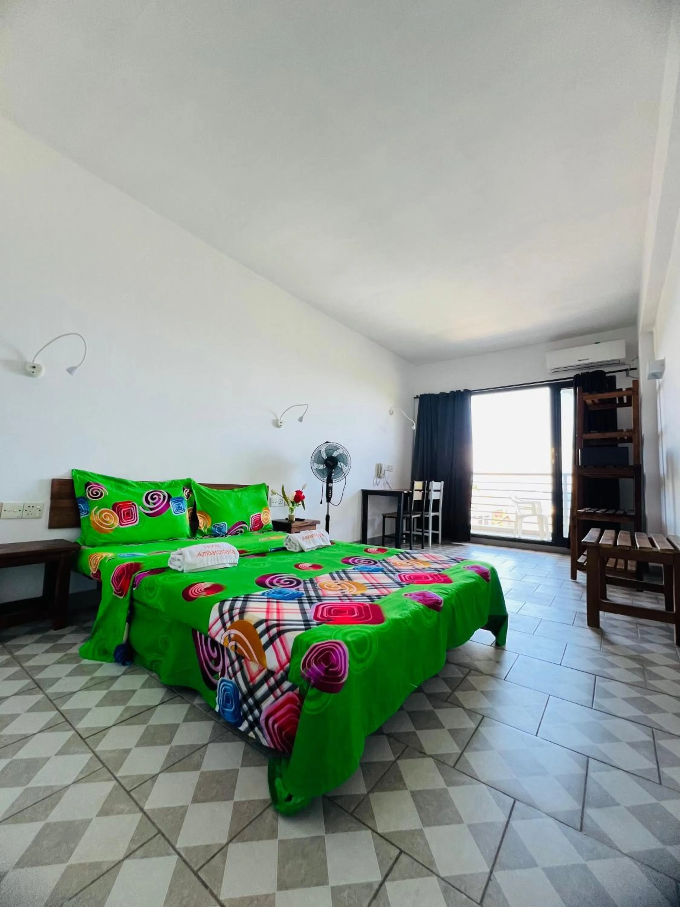 Photo of the whole room, Bed in Hôtel Ambatoloaka