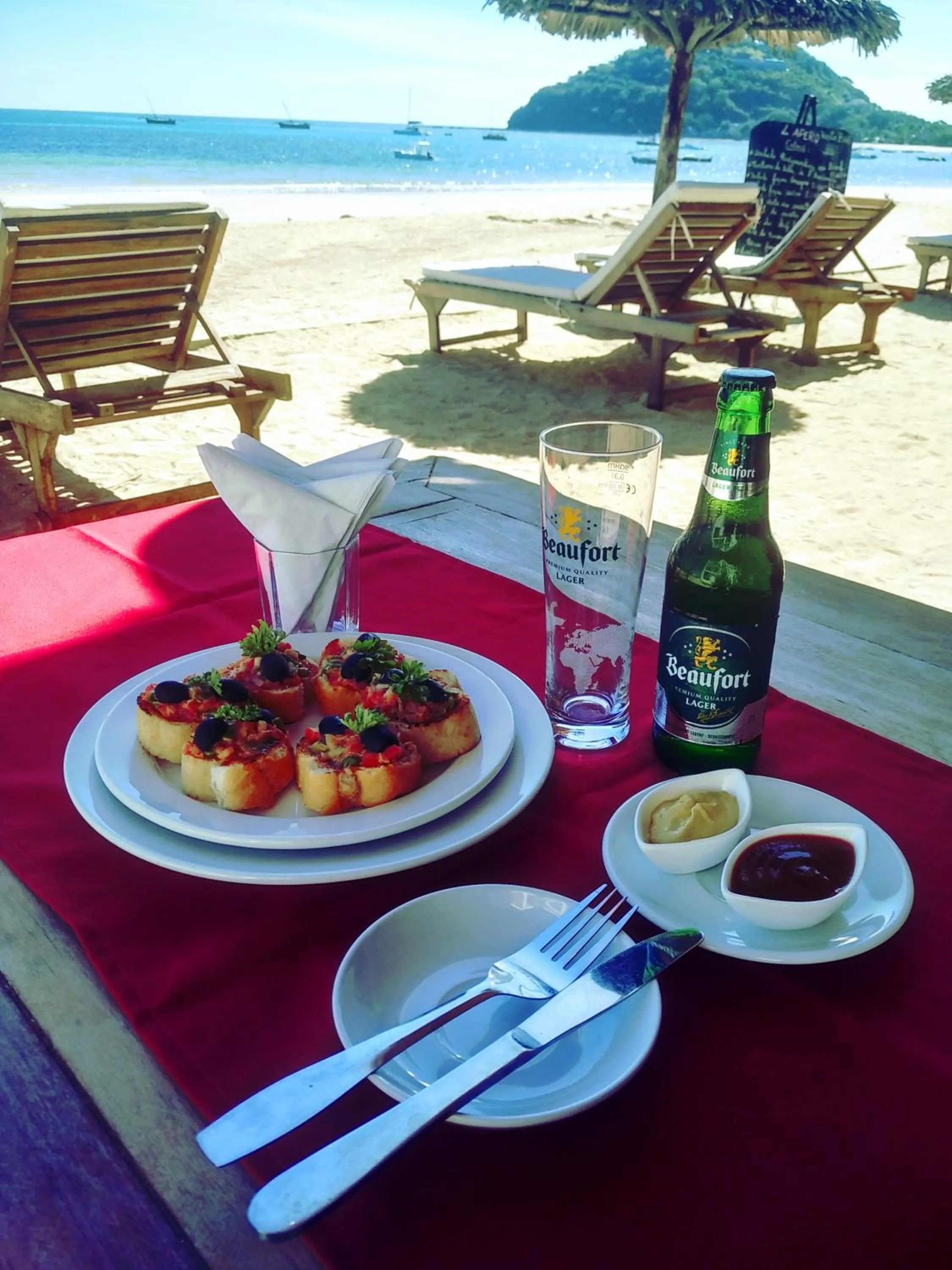 Restaurant/places to eat in Hôtel Ambatoloaka