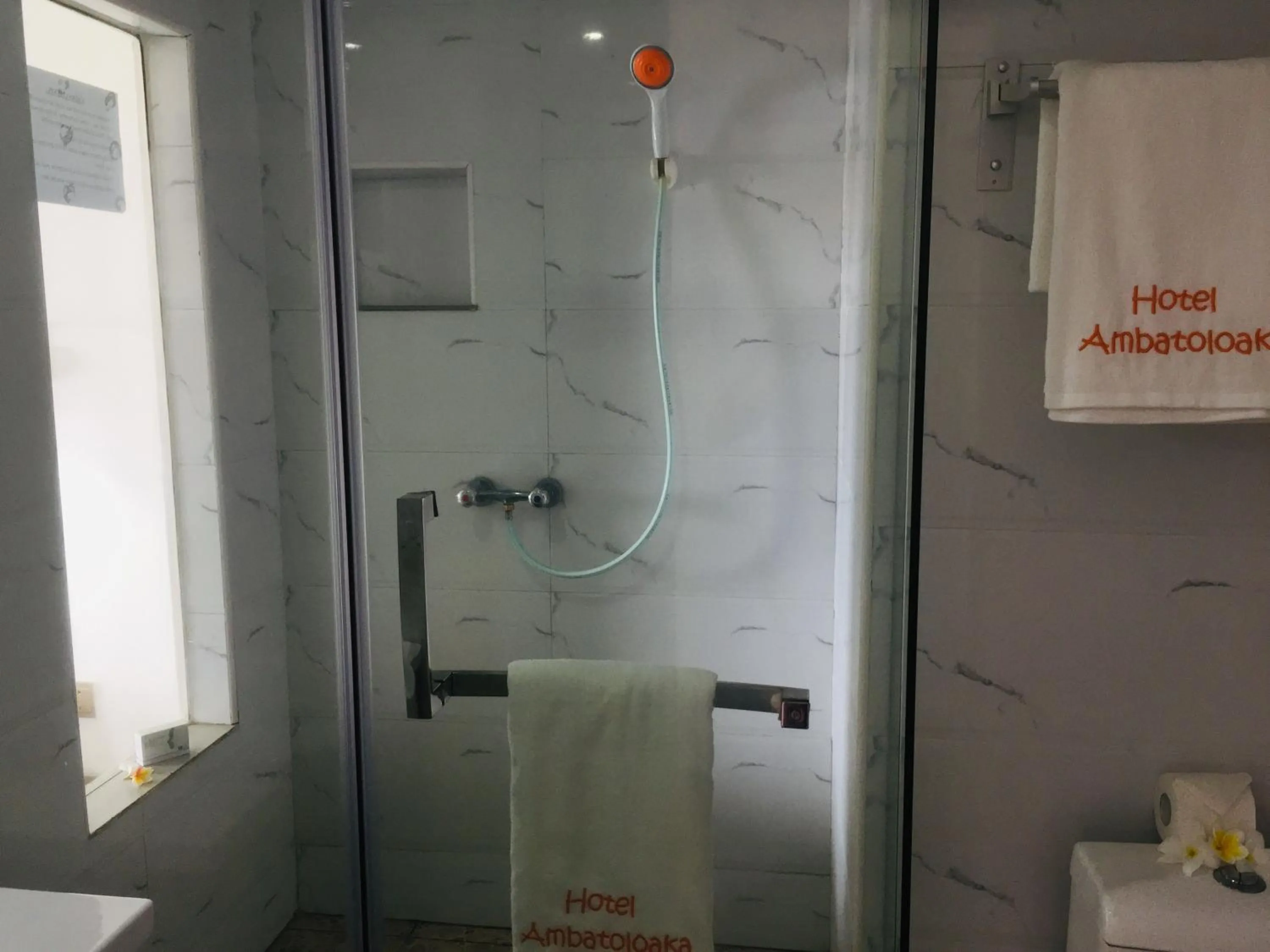 Bathroom in Hôtel Ambatoloaka