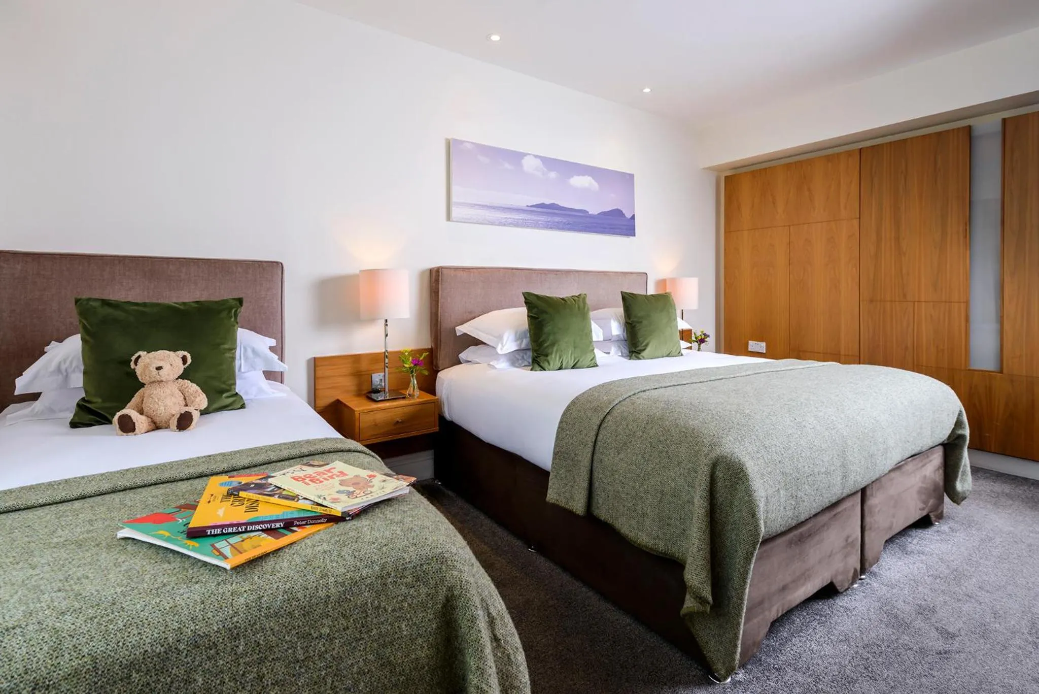 Bedroom, Bed in Manor West Hotel & Leisure Club