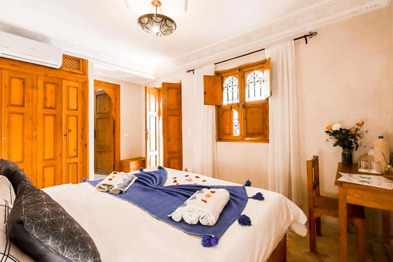 Bed in Riad Berenssi