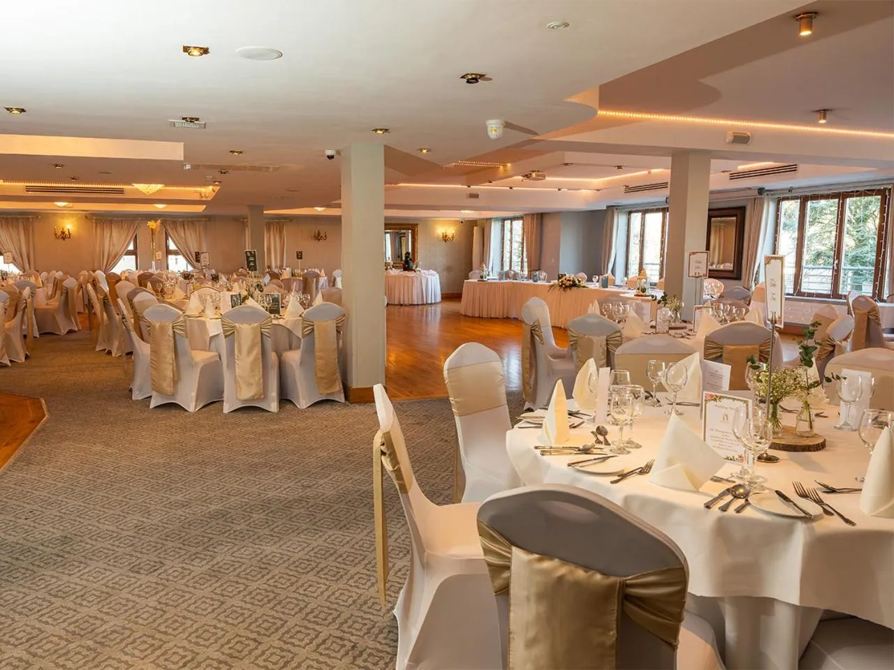 Banquet/Function facilities in Annebrook House Hotel
