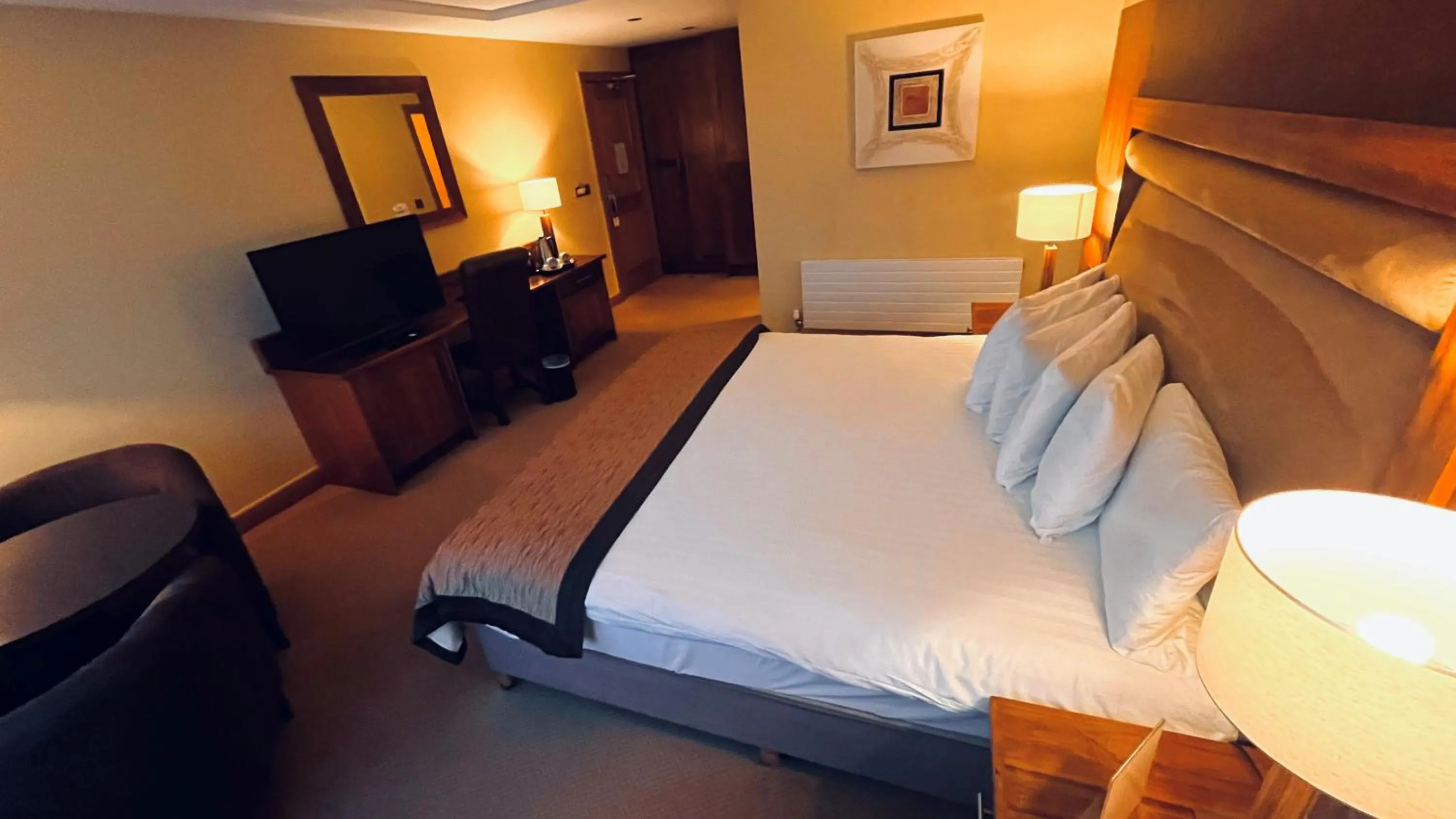 Bedroom, Bed in Annebrook House Hotel