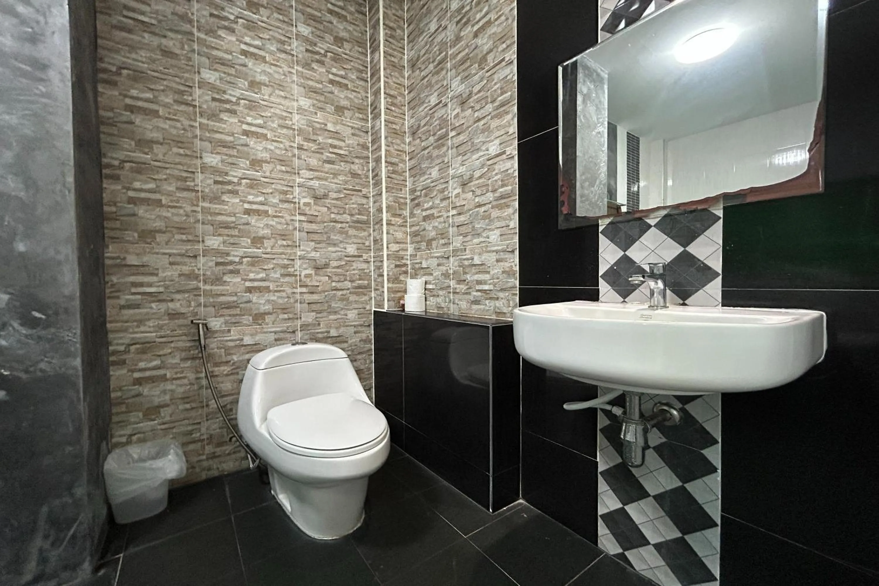 Shower in Tann Anda Resort