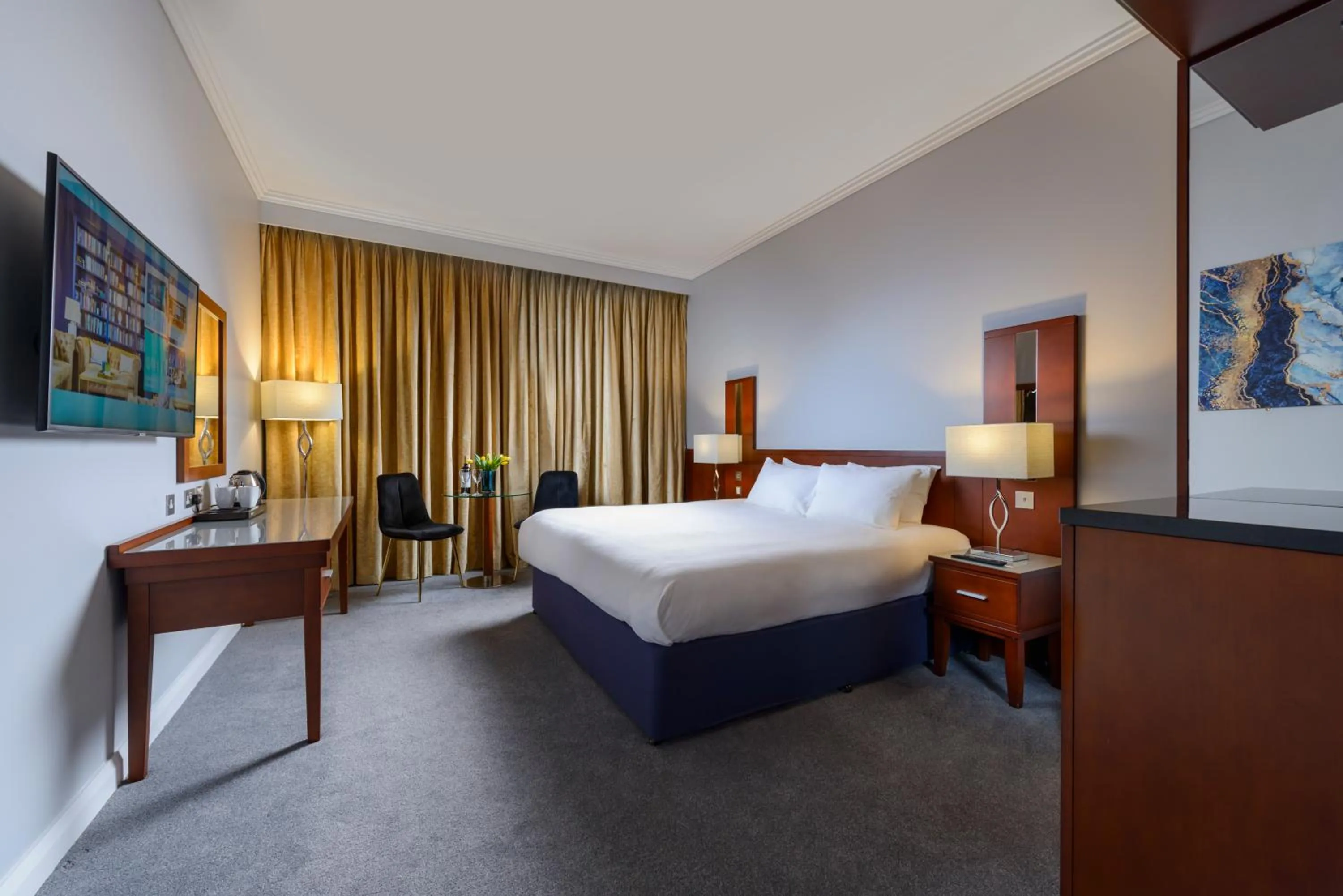 Bedroom, Bed in Shearwater Hotel & Spa