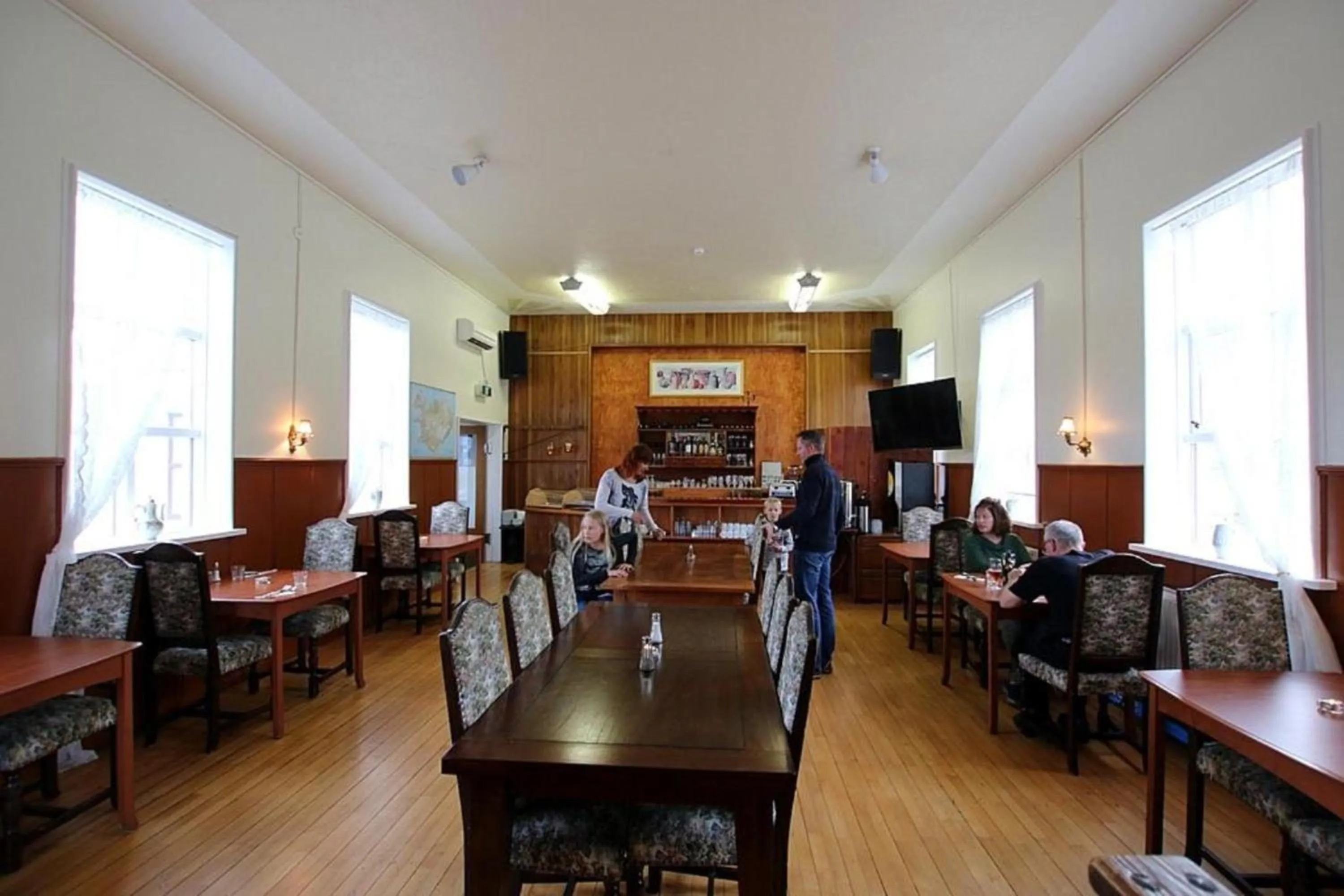 Restaurant/places to eat in Hotel Latrabjarg