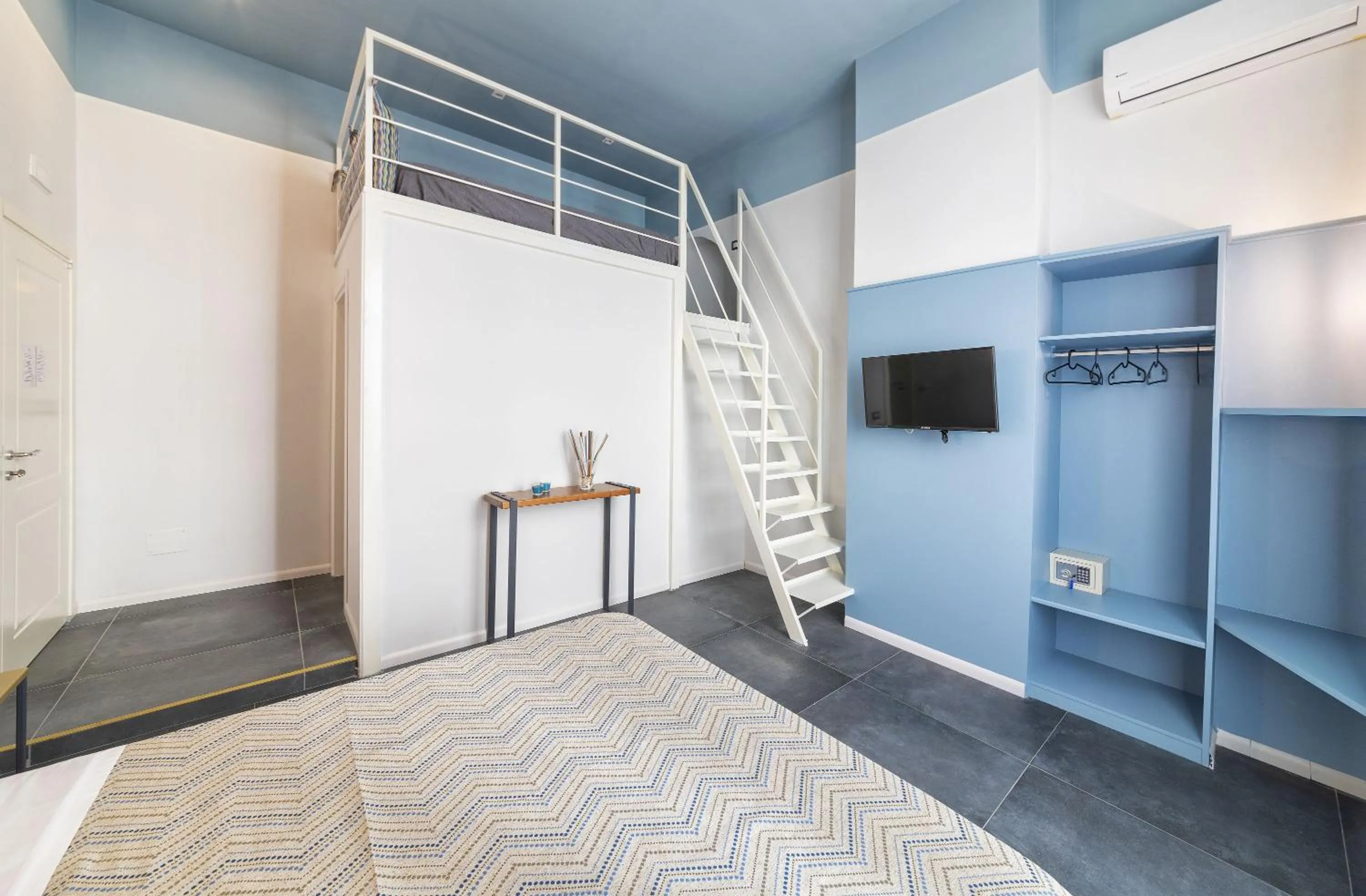 Bed in Be Italian Flat Duomo 319