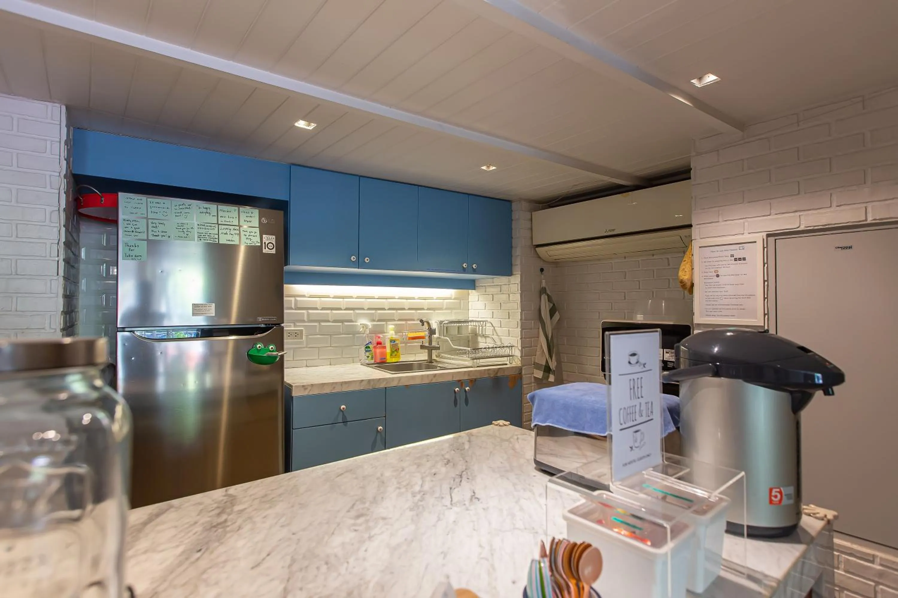 Kitchen or kitchenette in Simply Sleep Hostel