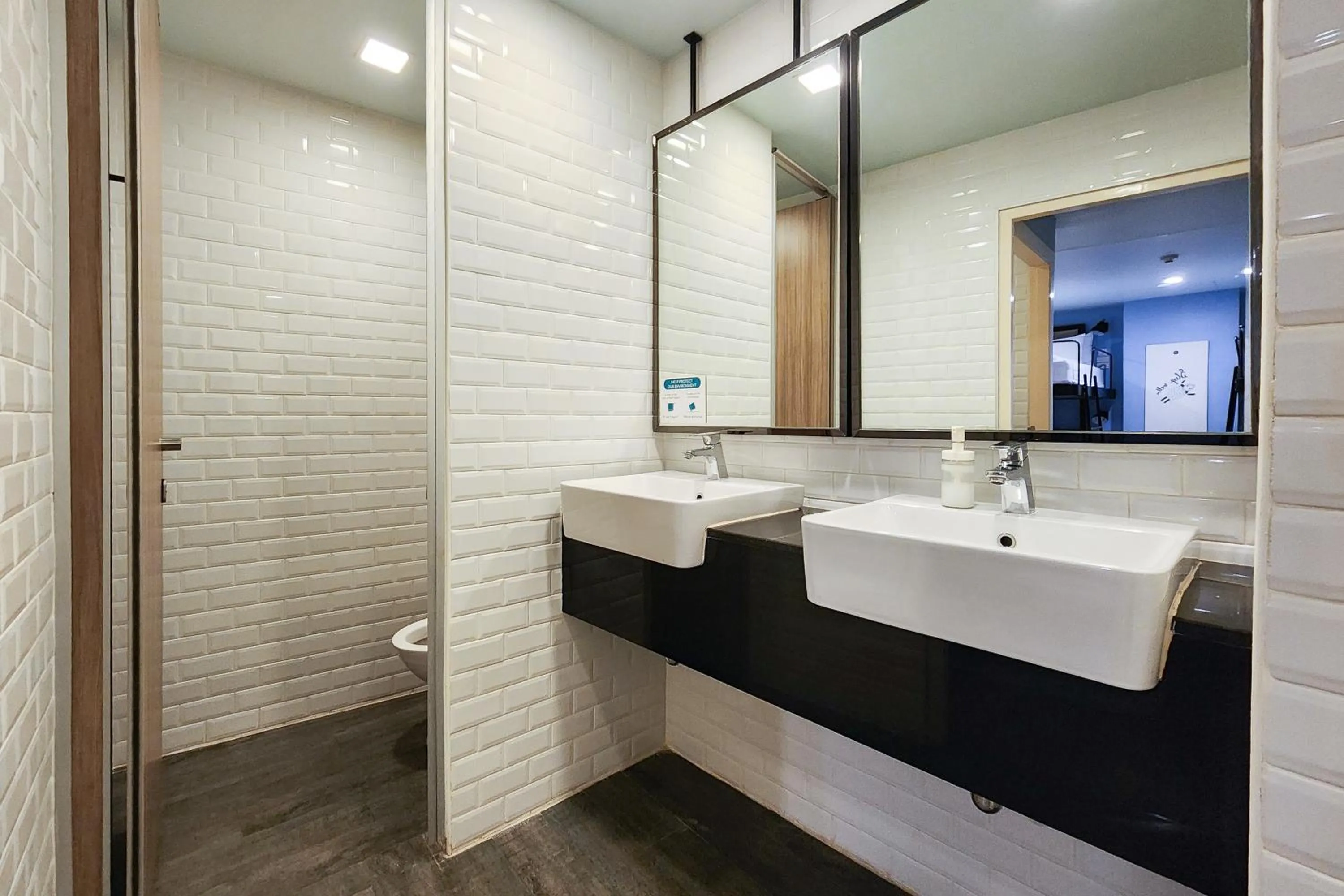 Bathroom in Simply Sleep Hostel