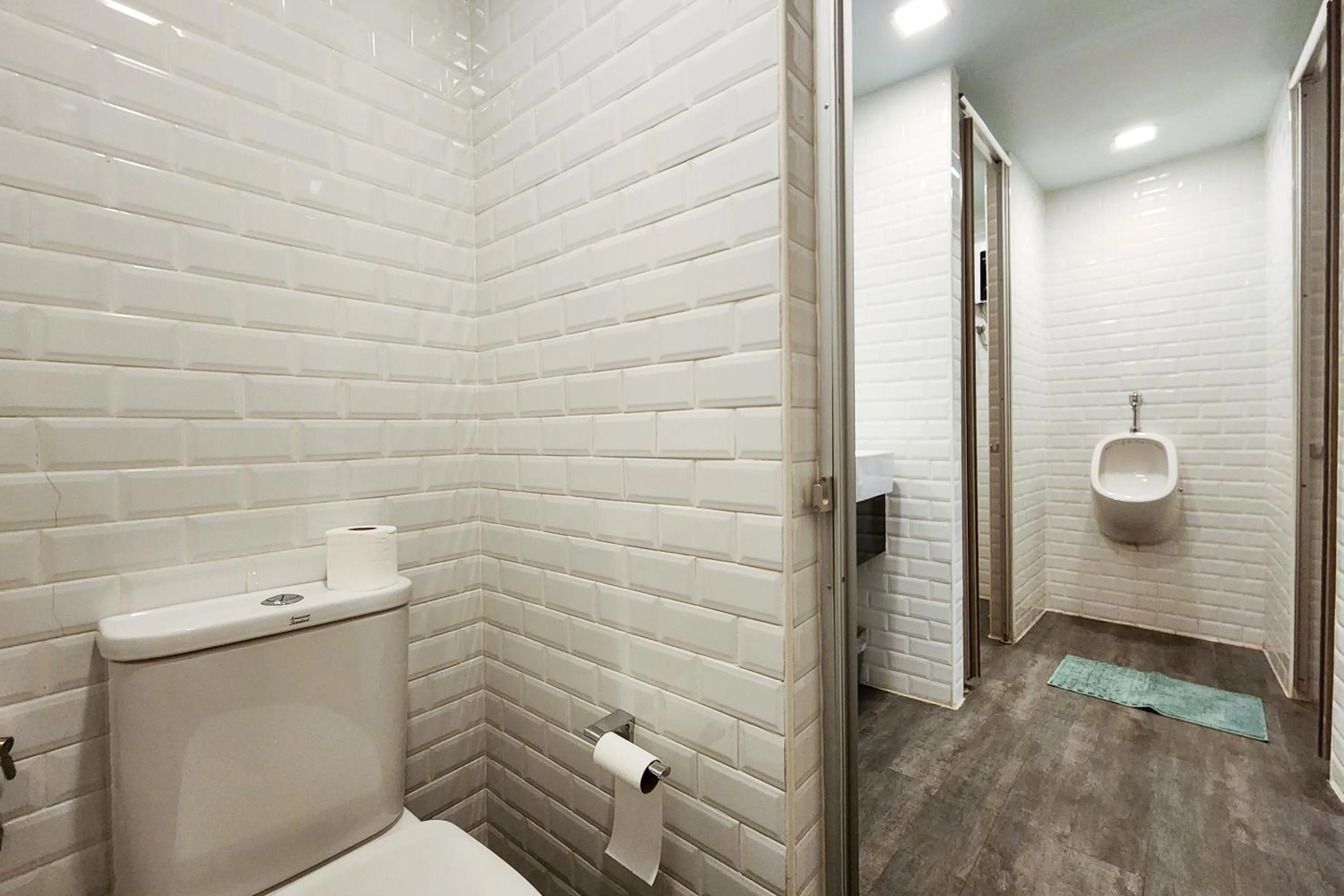 Bathroom in Simply Sleep Hostel