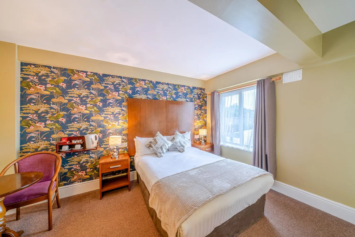 Bed in The Gateway Hotel