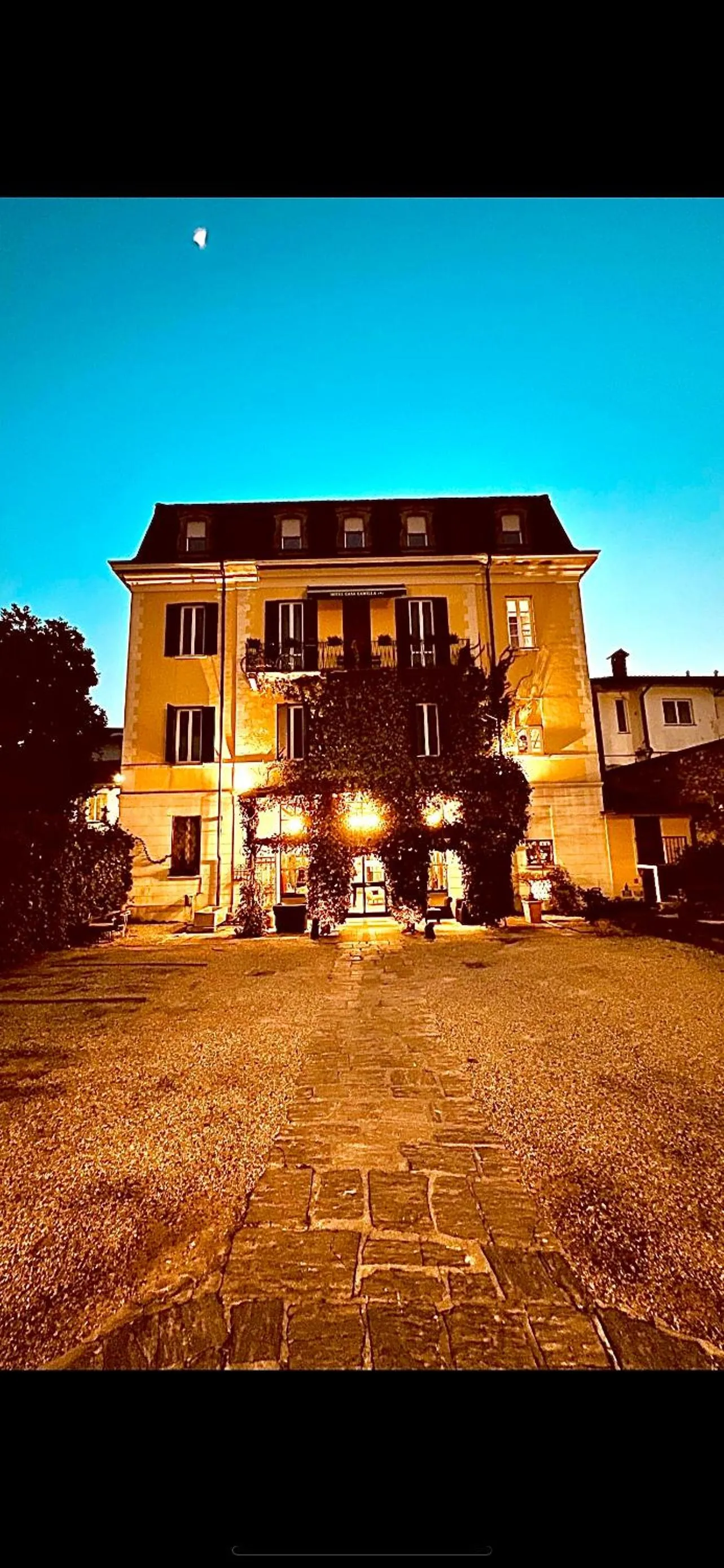 Property building in Hotel Casa Camilla