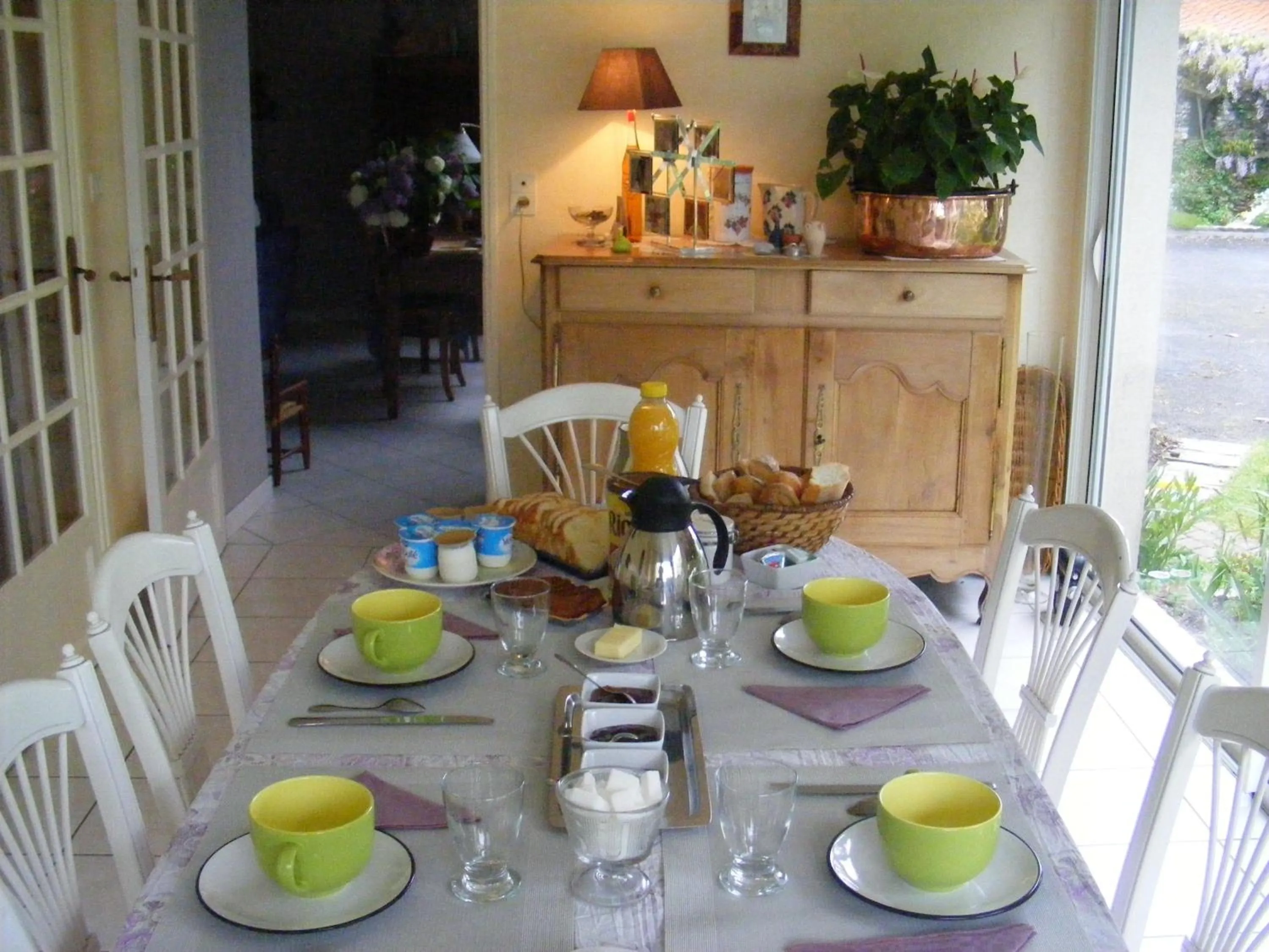 Dining area in Chambres d'Hôtes Vignes et Loire
