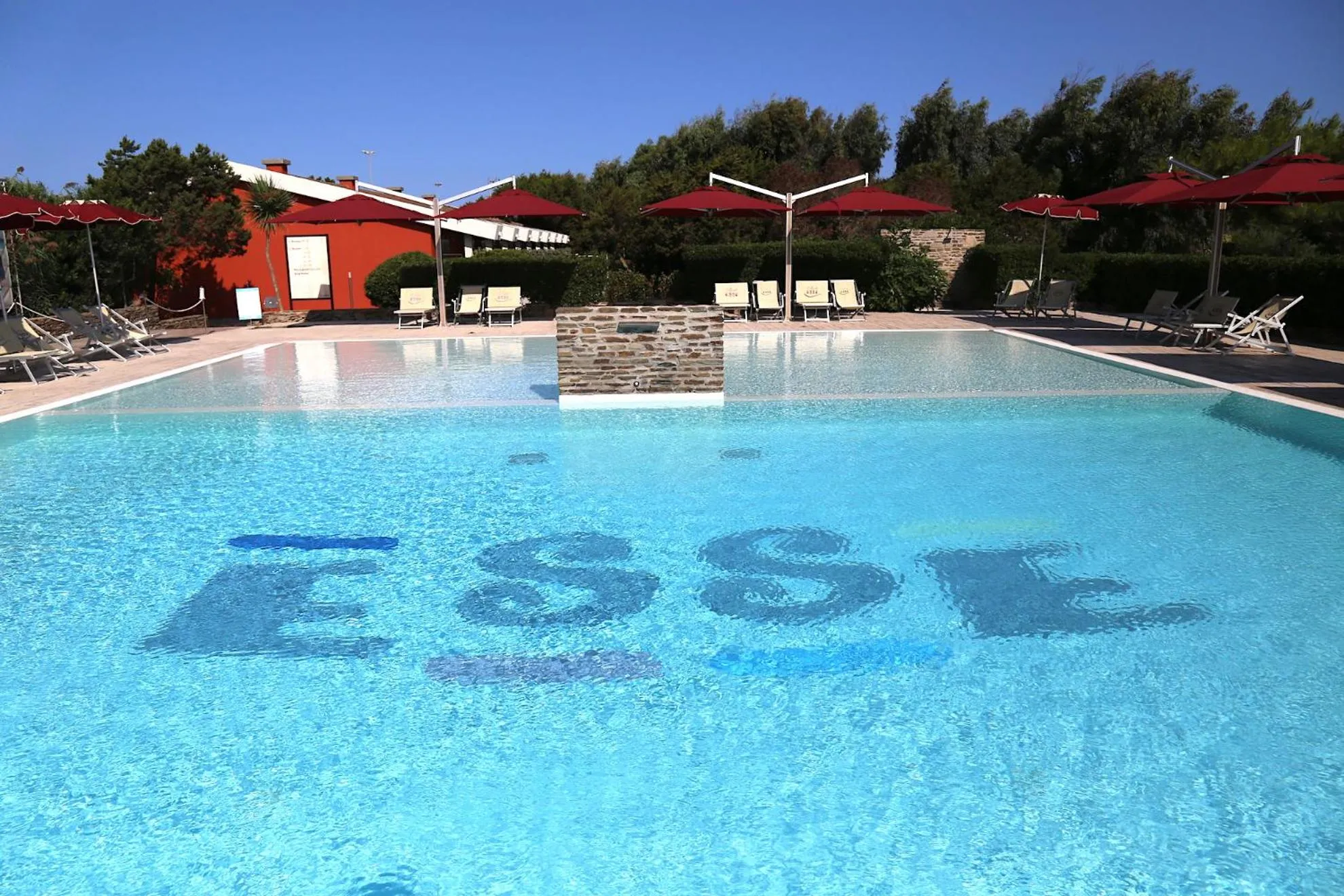 Swimming pool in Club Esse Sporting