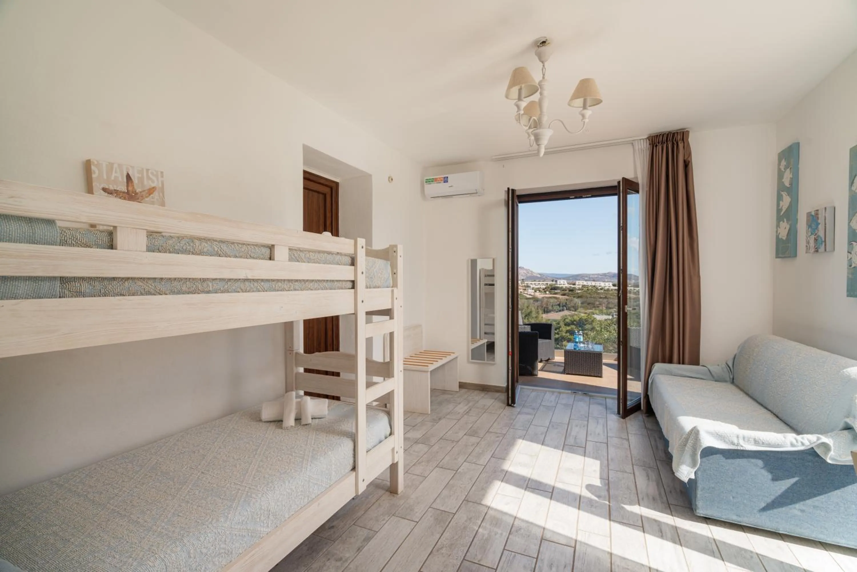 Photo of the whole room, Bed in Club Esse Sporting