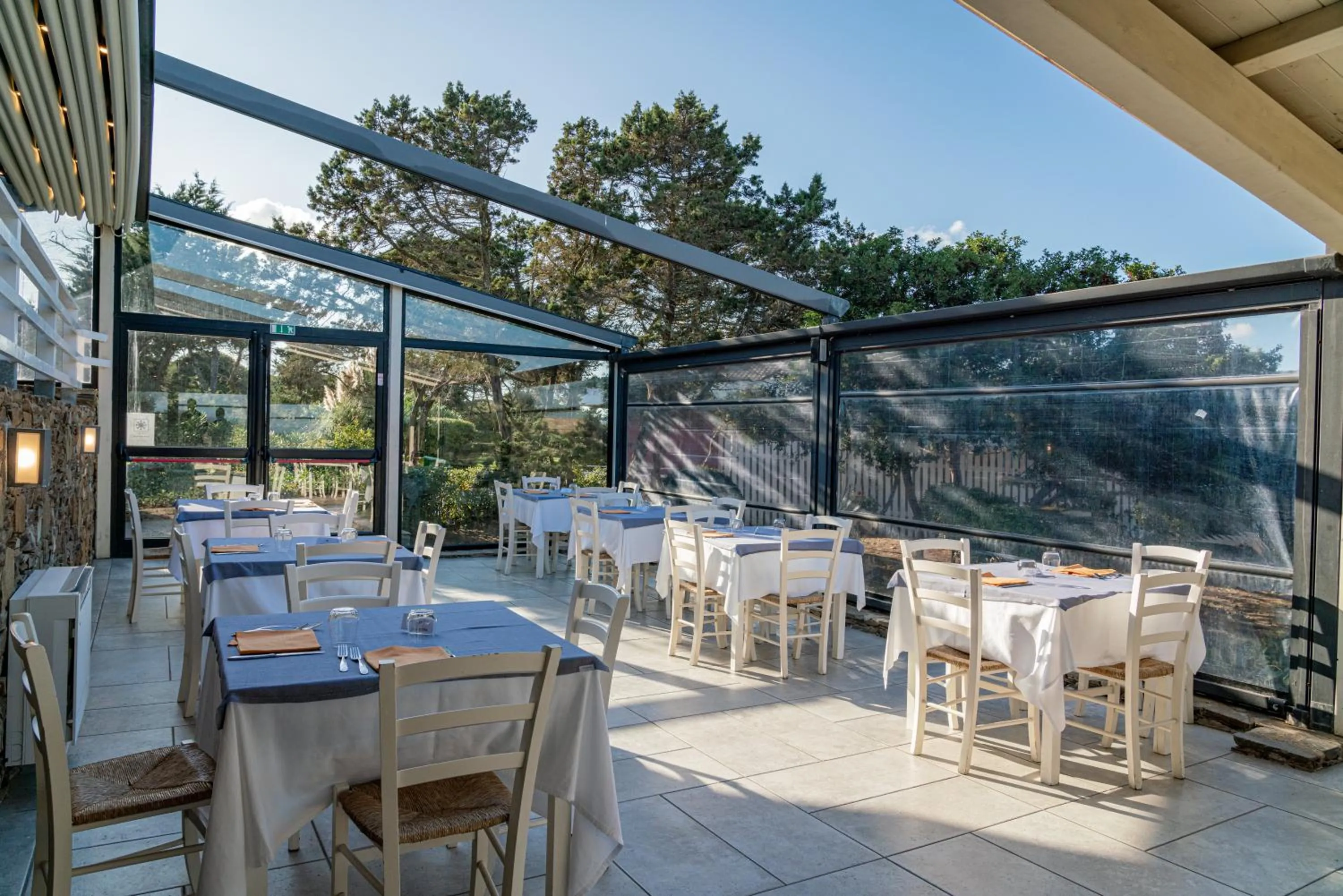 Restaurant/places to eat in Club Esse Sporting