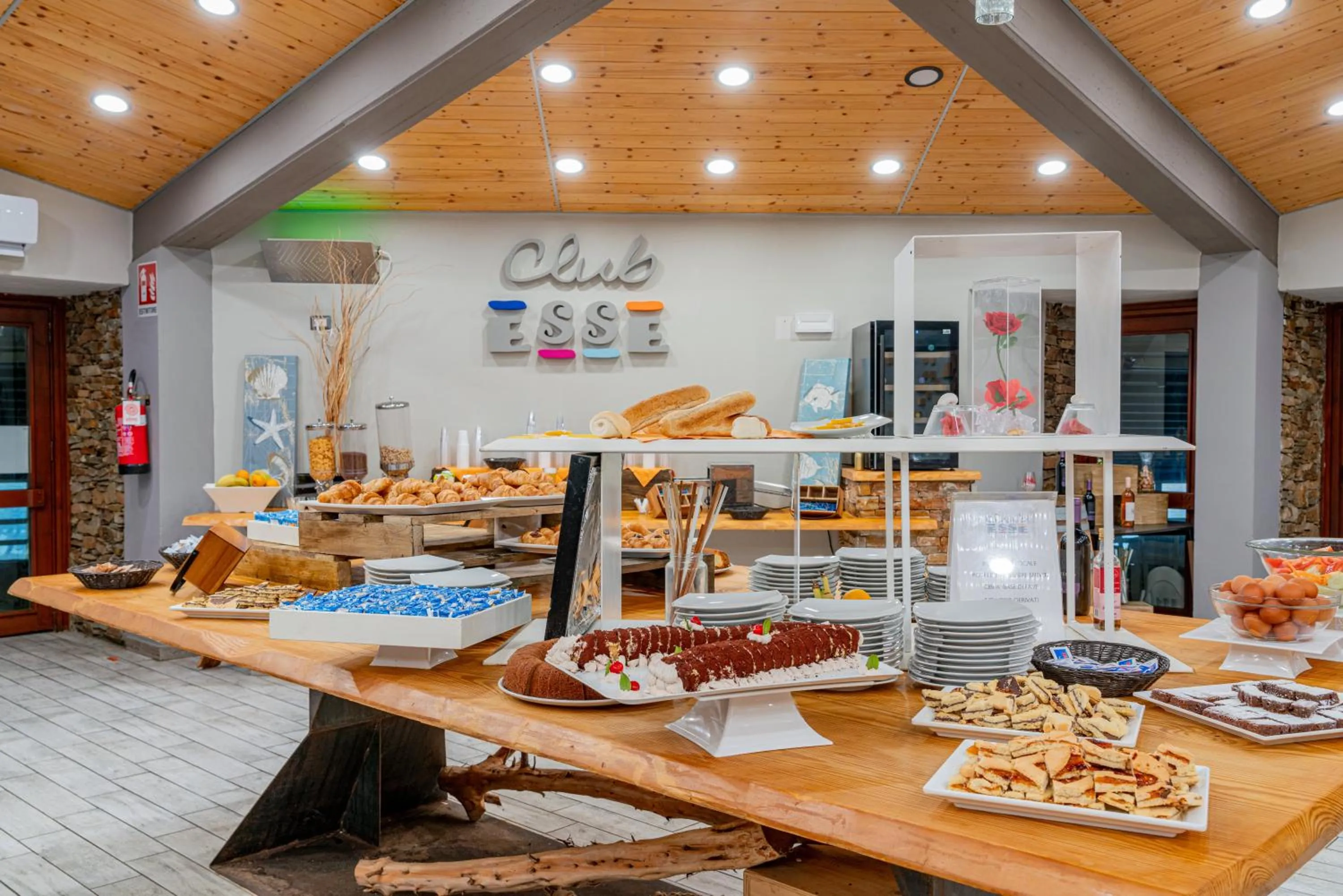 Restaurant/places to eat in Club Esse Sporting