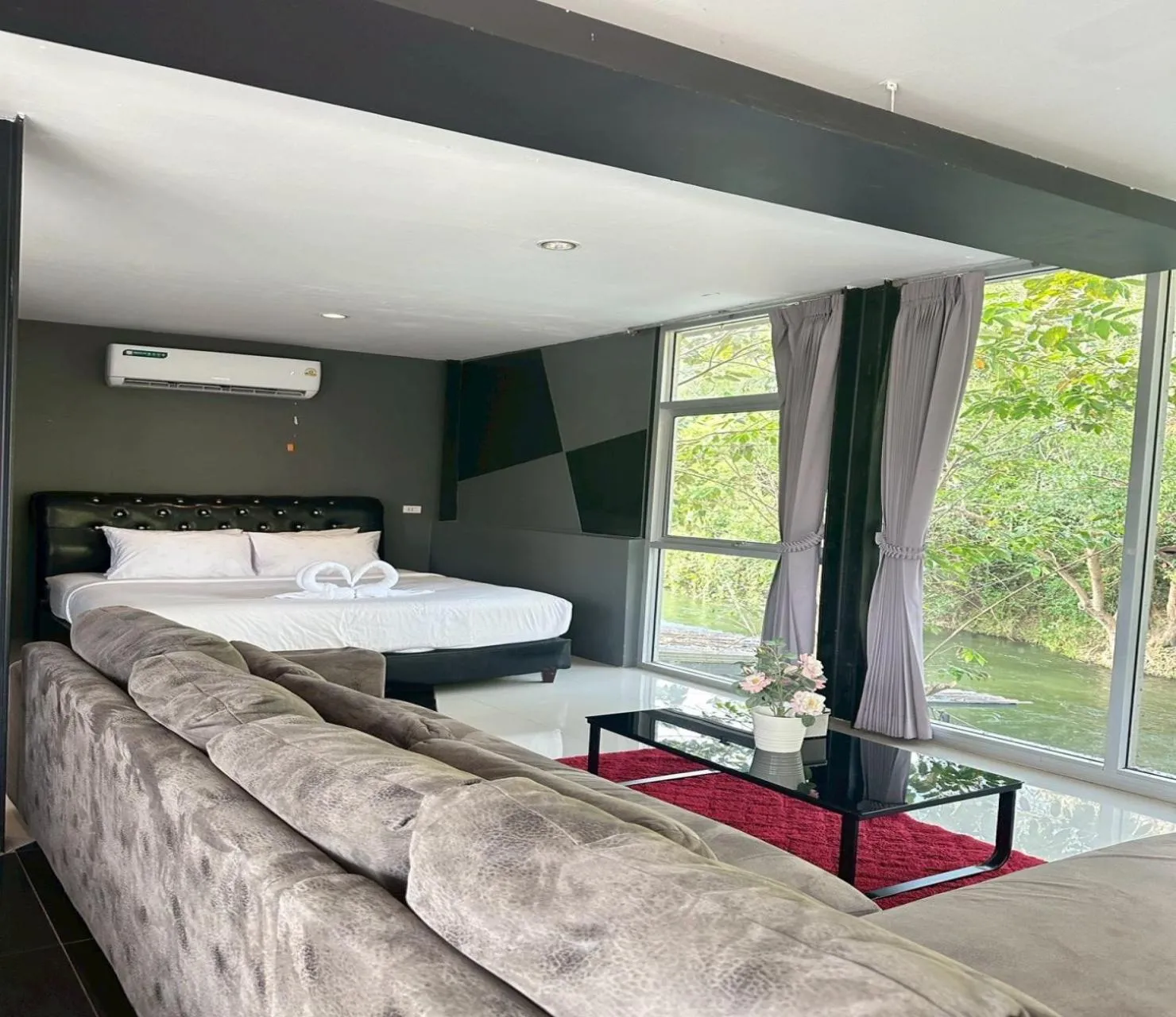 Bed in Natthapon Resort Kaeng Kachan