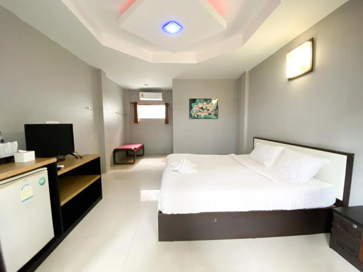 Photo of the whole room, Bed in Natthapon Resort Kaeng Kachan