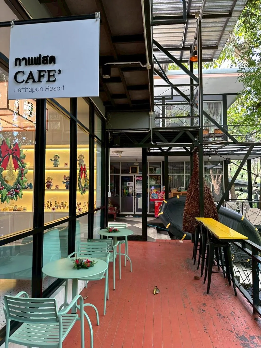 Restaurant/places to eat in Natthapon Resort Kaeng Kachan