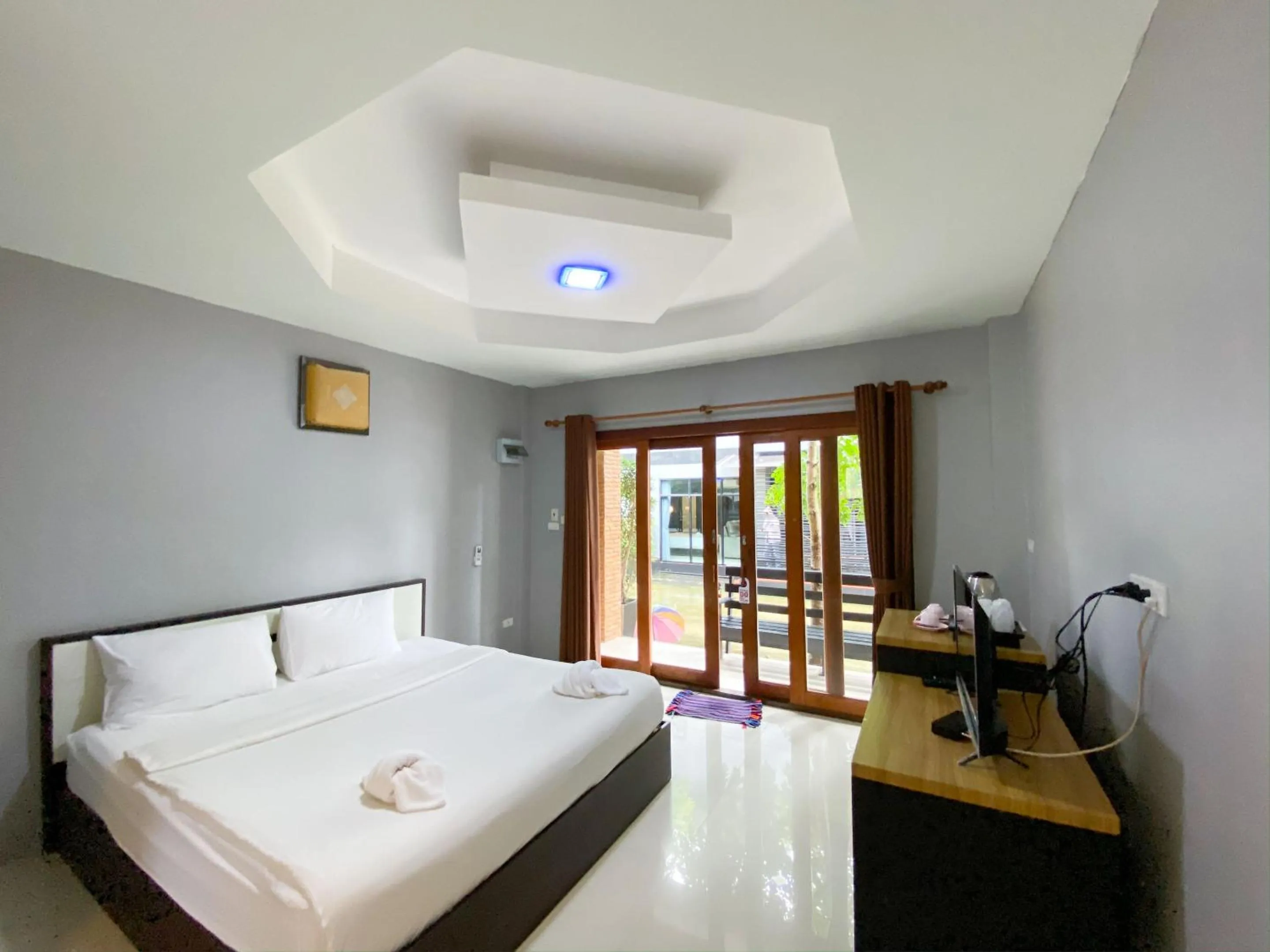 Bed in Natthapon Resort Kaeng Kachan