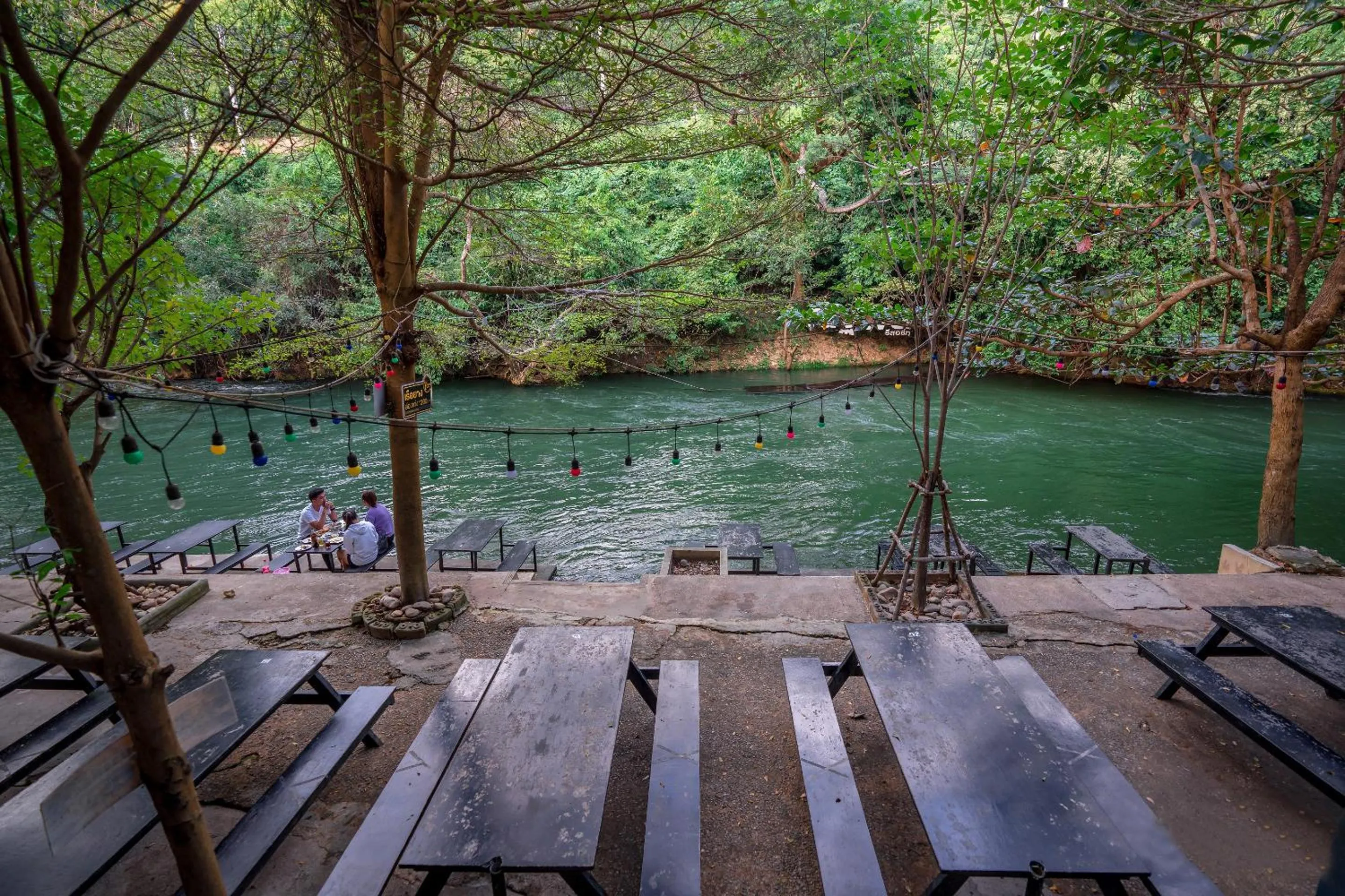 Restaurant/places to eat in Natthapon Resort Kaeng Kachan